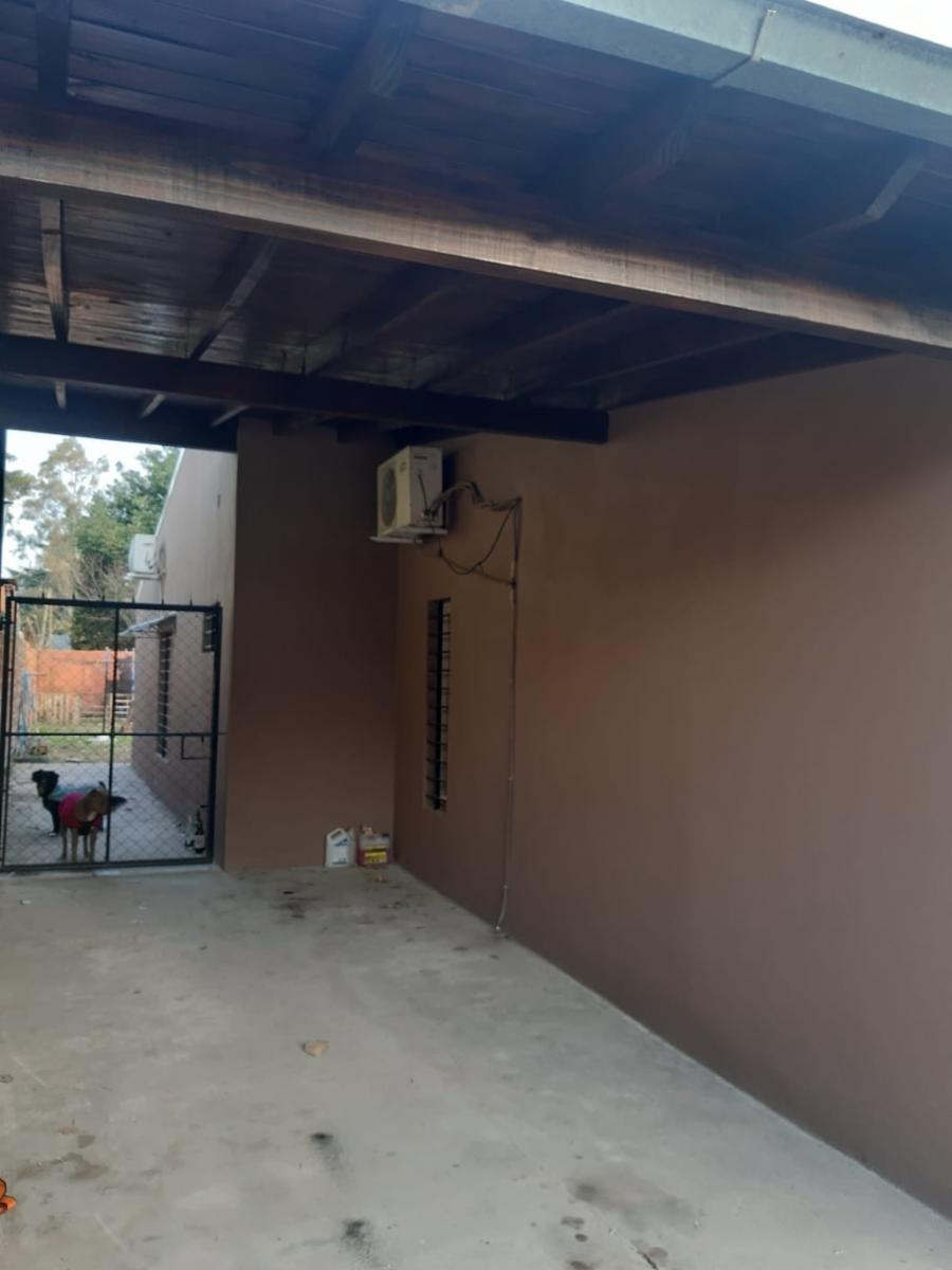 EXCELENTE PROPIEDAD DE CUATRO AMBIENTES NUEVA MODERNA Y BIEN UBICADA CON JARDIN ENTRADA DE AUTO PASANTE GALPON Y FONDO LIBRE — foto 3
