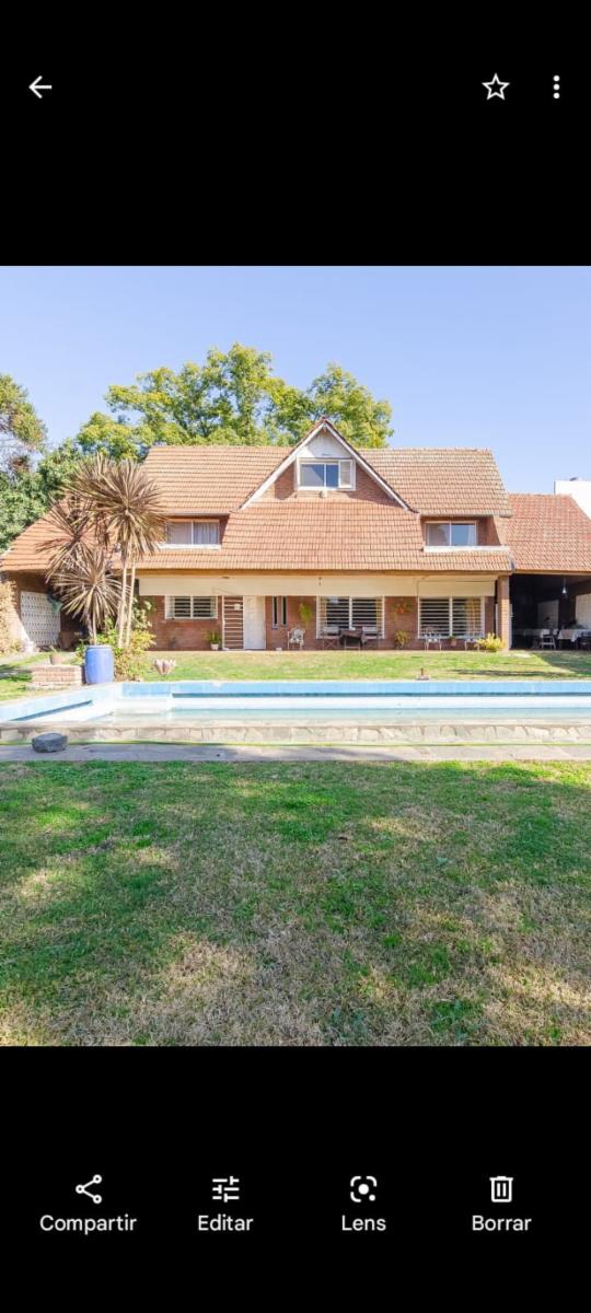 EXCELENTE CASA QUINTA CON PARQUE Y PISCINA - 1