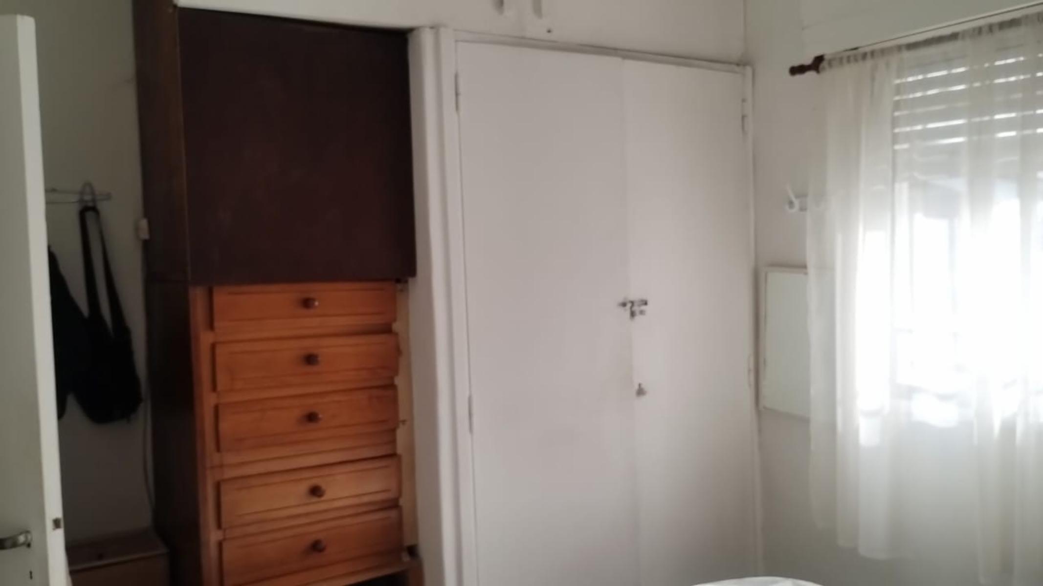 EXCELENTES PROPIEDADES DE 3 AMBIENTES UNA AL FRENTE Y OTRA AL FONDO. CON ENTRADA DE AUTOS Y PATIO. — foto 11