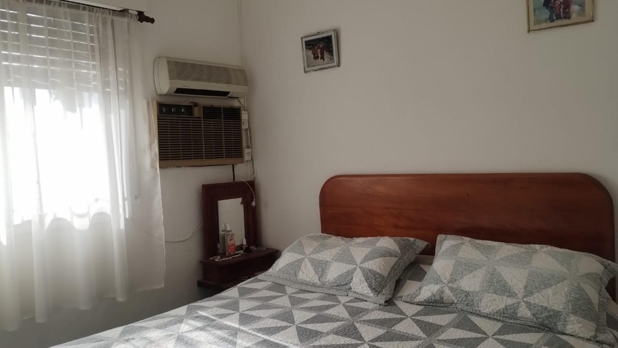 EXCELENTES PROPIEDADES DE 3 AMBIENTES UNA AL FRENTE Y OTRA AL FONDO. CON ENTRADA DE AUTOS Y PATIO. — foto 12