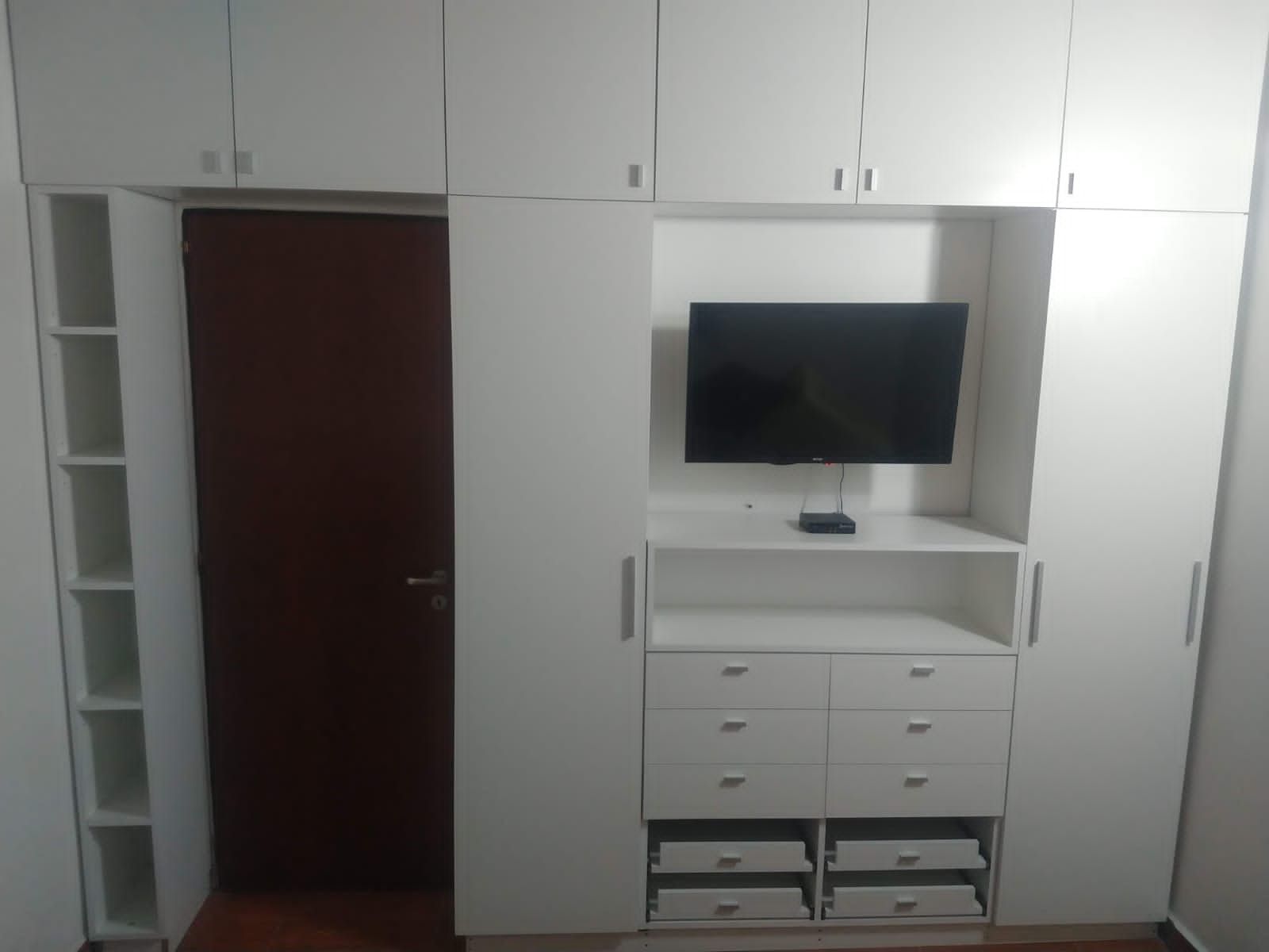 EXCELENTE PROPIEDAD EN DOS PLANTAS DE SEIS HABITACIONES TRES BAÑOSJARDIN PATIO Y GARAGE PARA TRES AUTOS — foto 6