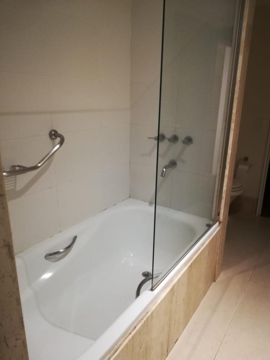 ALQUILER SEMIPISO DE 5 AMBIENTES Y DOS COCHERAS — foto 4