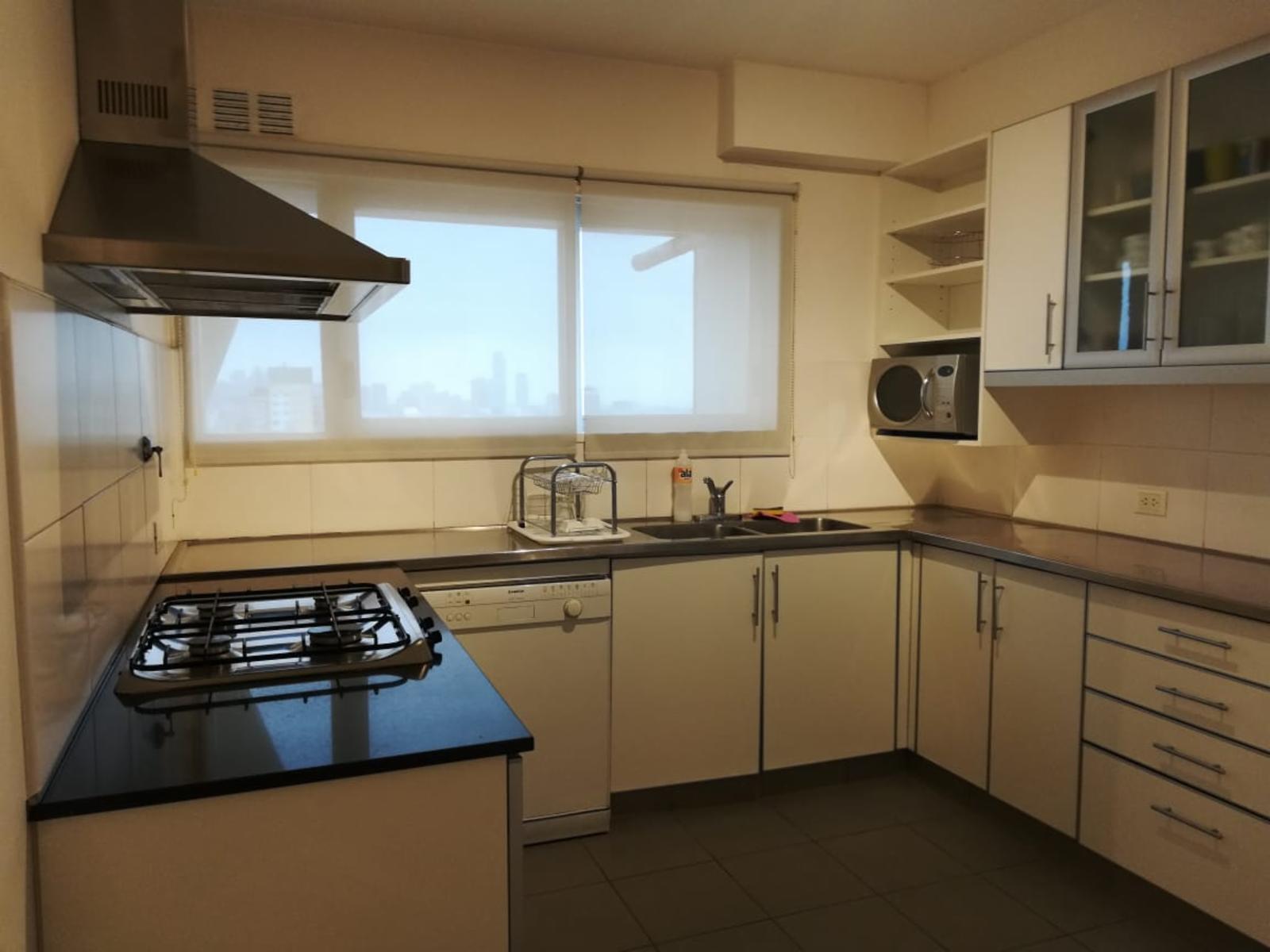 ALQUILER SEMIPISO DE 5 AMBIENTES Y DOS COCHERAS — foto 8