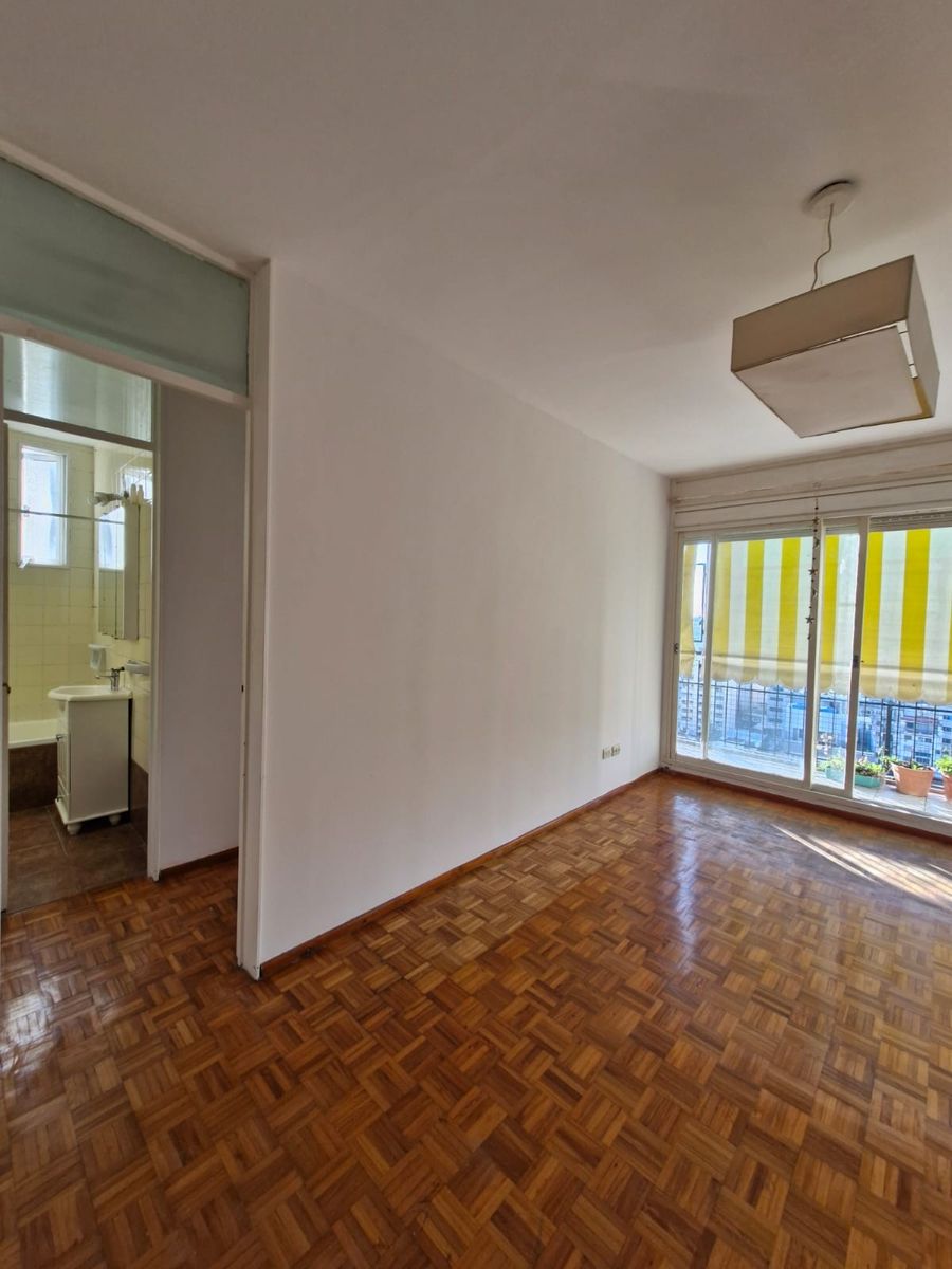 AMPLIO DEPARTAMENTO DE 2 AMBIENTES CON BALCON EN ALMAGRO — foto 5