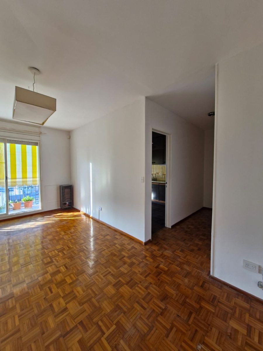 AMPLIO DEPARTAMENTO DE 2 AMBIENTES CON BALCON EN ALMAGRO — foto 7