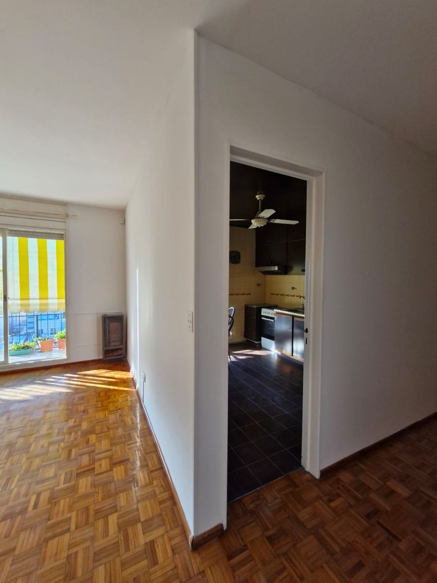 AMPLIO DEPARTAMENTO DE 2 AMBIENTES CON BALCON EN ALMAGRO — foto 9