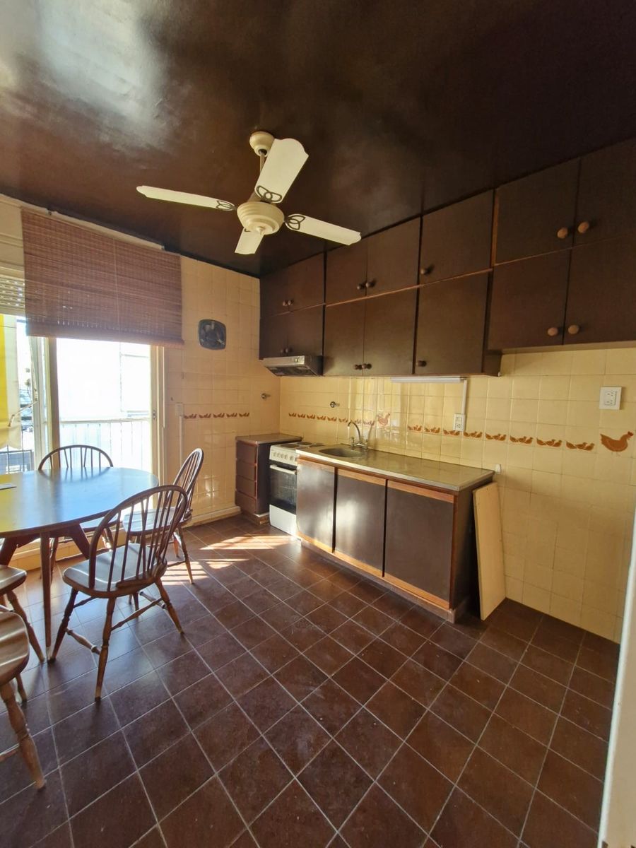 AMPLIO DEPARTAMENTO DE 2 AMBIENTES CON BALCON EN ALMAGRO — foto 12