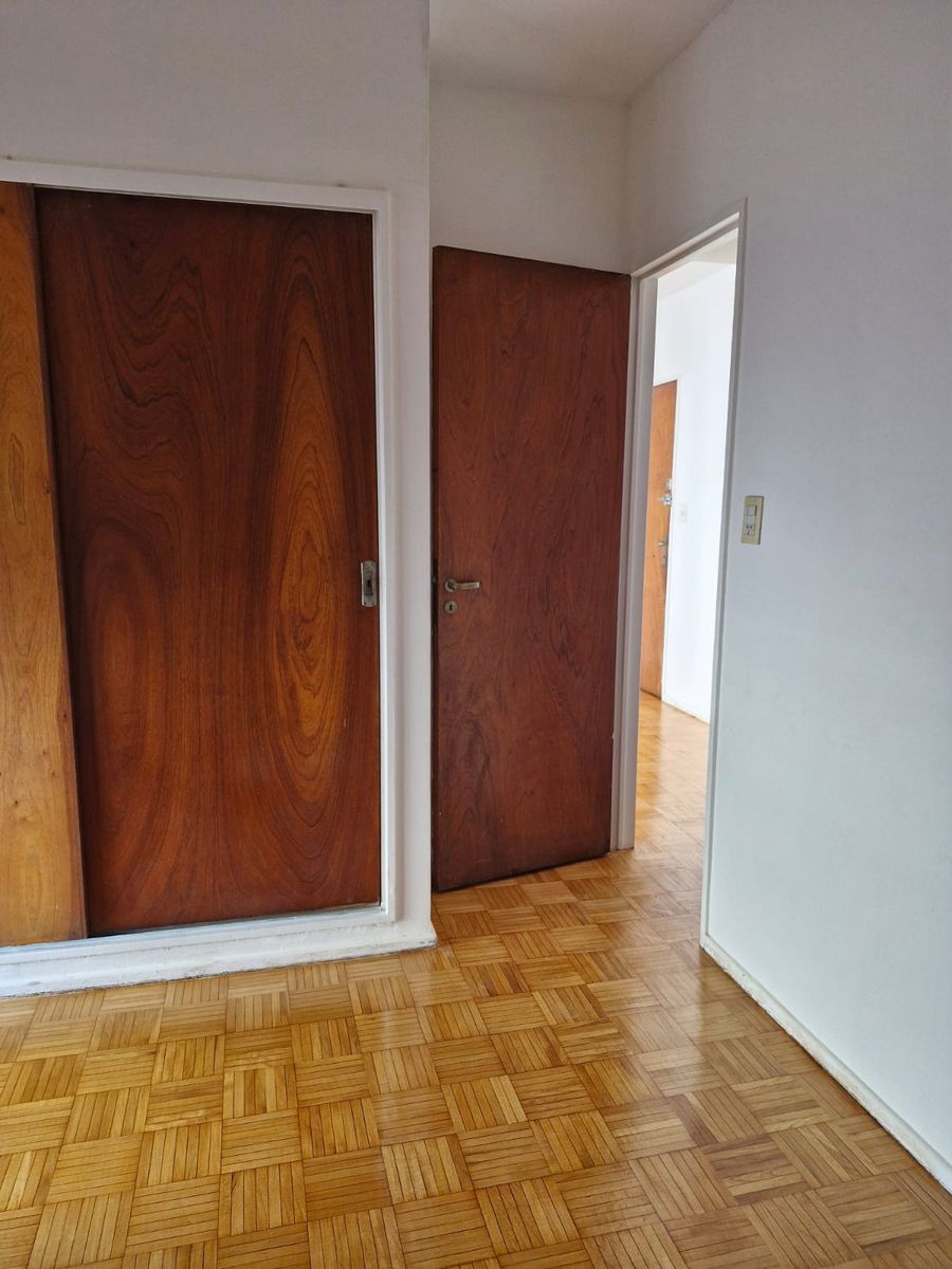 DEPARTAMENTO DE 2 AMBIENTES AL FRENTE CON BALCON — foto 3