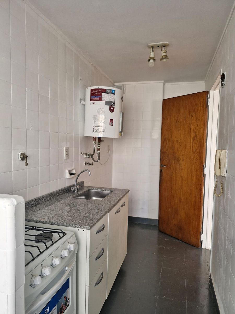 DEPARTAMENTO DE 2 AMBIENTES AL FRENTE CON BALCON — foto 5