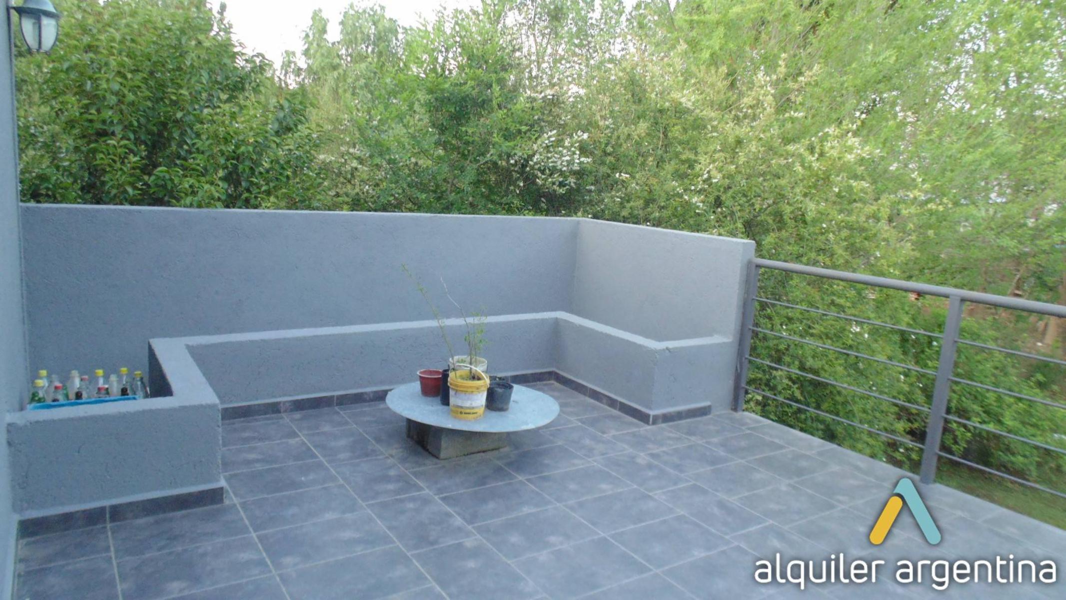 Excelente propiedad con piscina a 1000 mts del golf de Villa Carlos Paz — foto 5