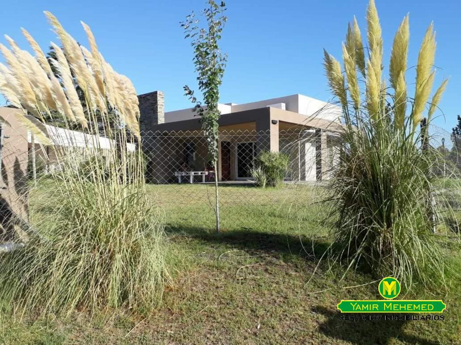 Excelente casa en barrio cerrado Las Lomas en Monte Hermoso