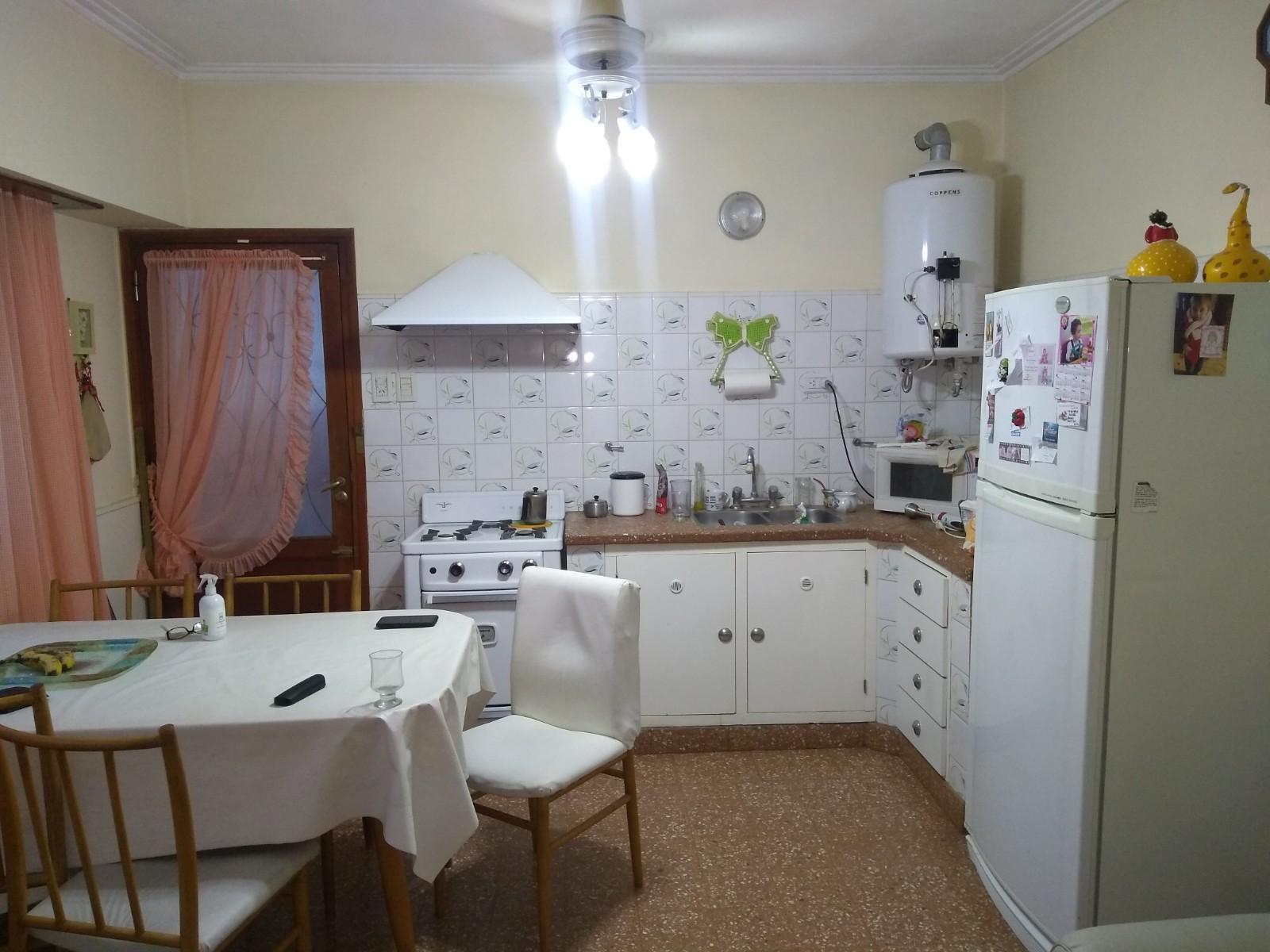 MUY BUENA CASA EN VENTA EN CORONEL DORREGO - 2