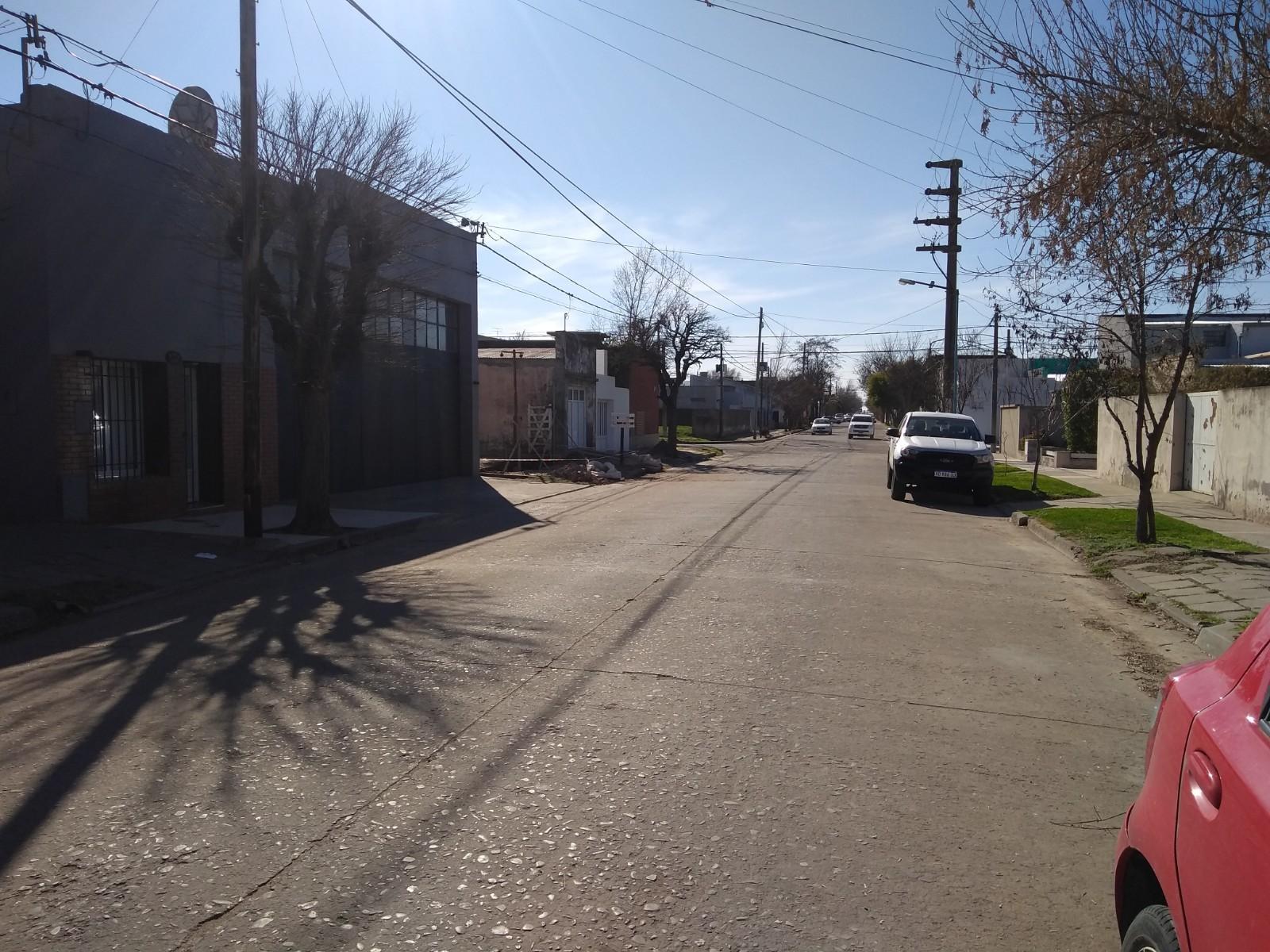 CASA SOBRE BUEN LOTE EN EXCELENTE VALOR DE VENTA - 2