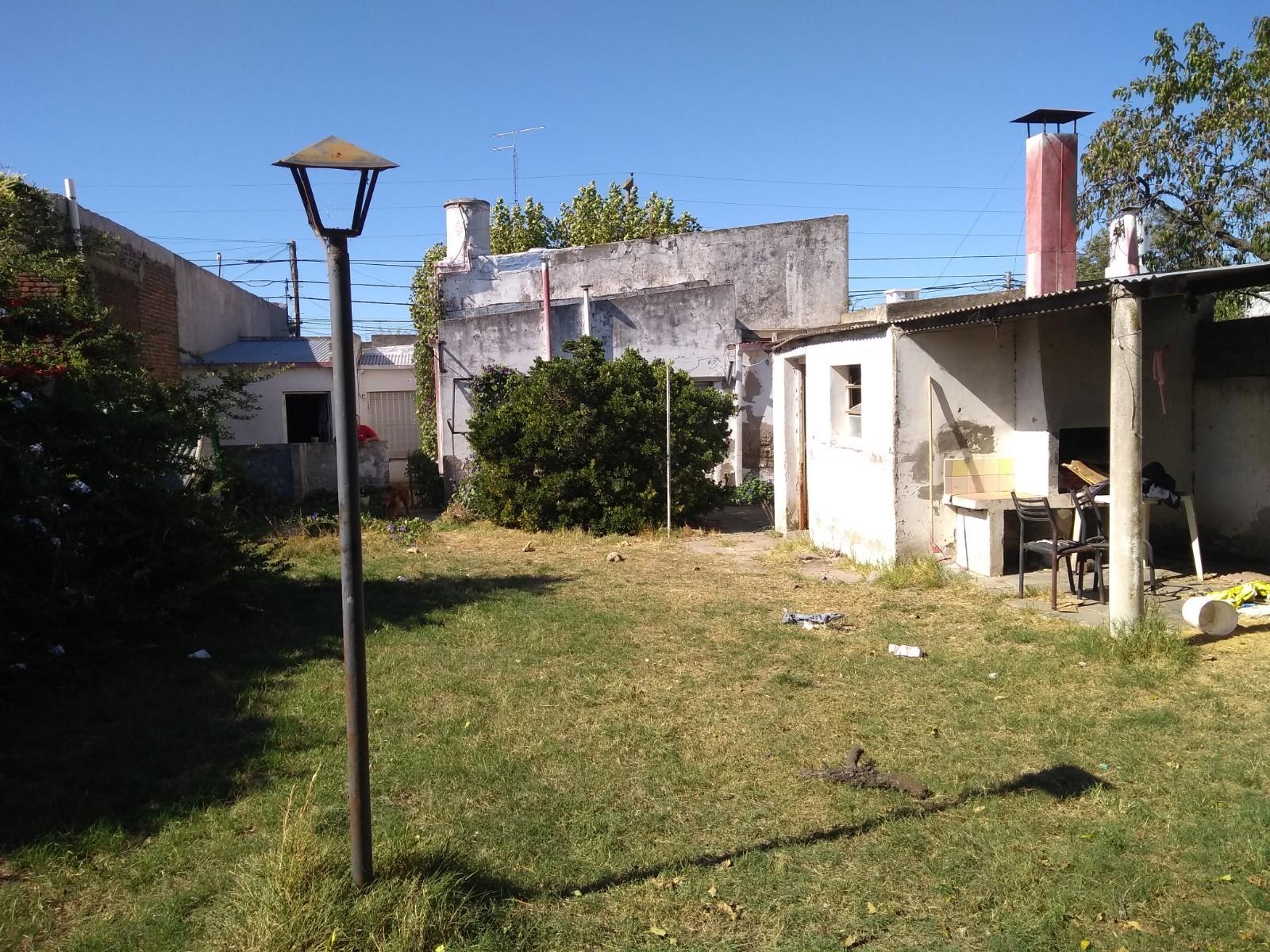 CASA SOBRE BUEN LOTE EN EXCELENTE VALOR DE VENTA - 6