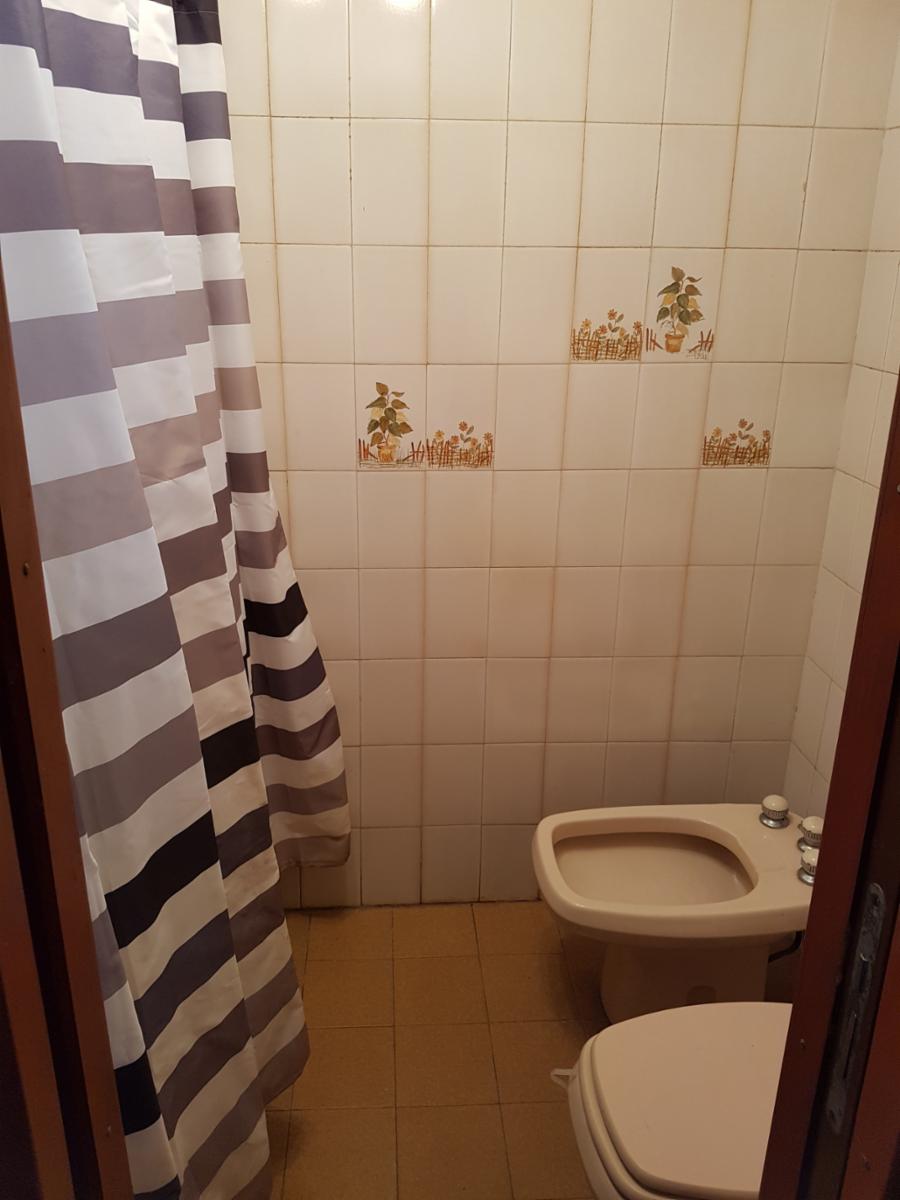 OPORTUNIDAD DE INVERSION - CHALET DE 6 AMB + DEPTO DE 3 AMB PARA REFACCIONAR - MORON — foto 6
