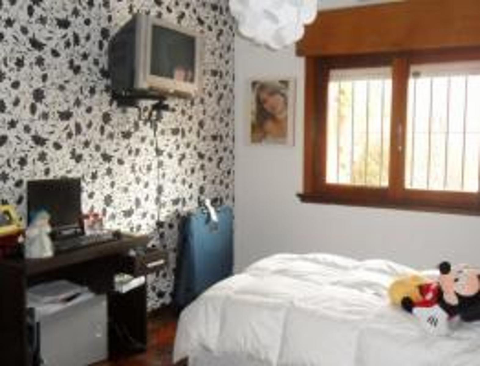 HERMOSO CHALET 5 AMB CON PISCINA - CASTELAR NORTE — foto 3