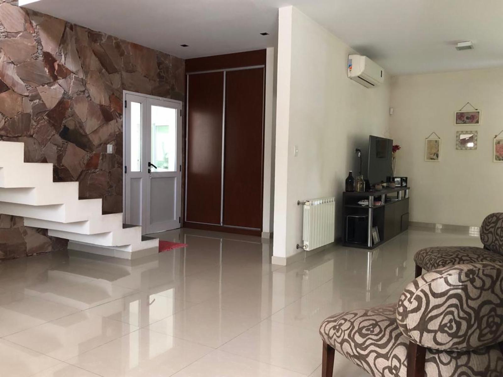 ESPECTACULAR CASA EN COUNTRY CLUB TERRAVISTA, GRAL RODRIGUEZ — foto 2
