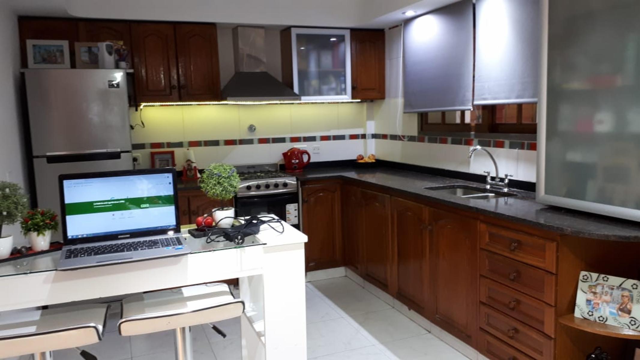 EXCELENTE CASA 4 AMB - LAFERRERE — foto 5