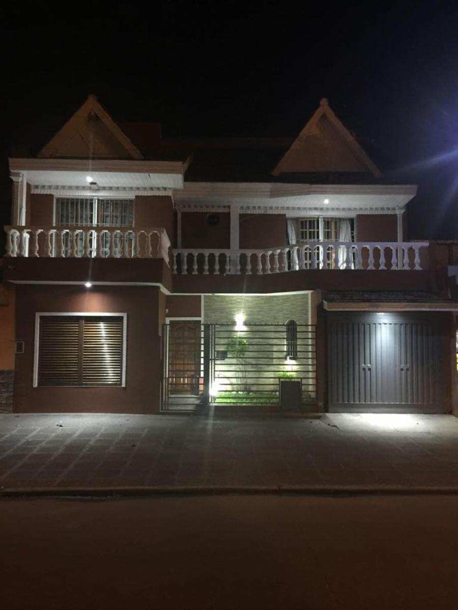 EXCELENTE CASA 4 AMB - LAFERRERE — foto 14