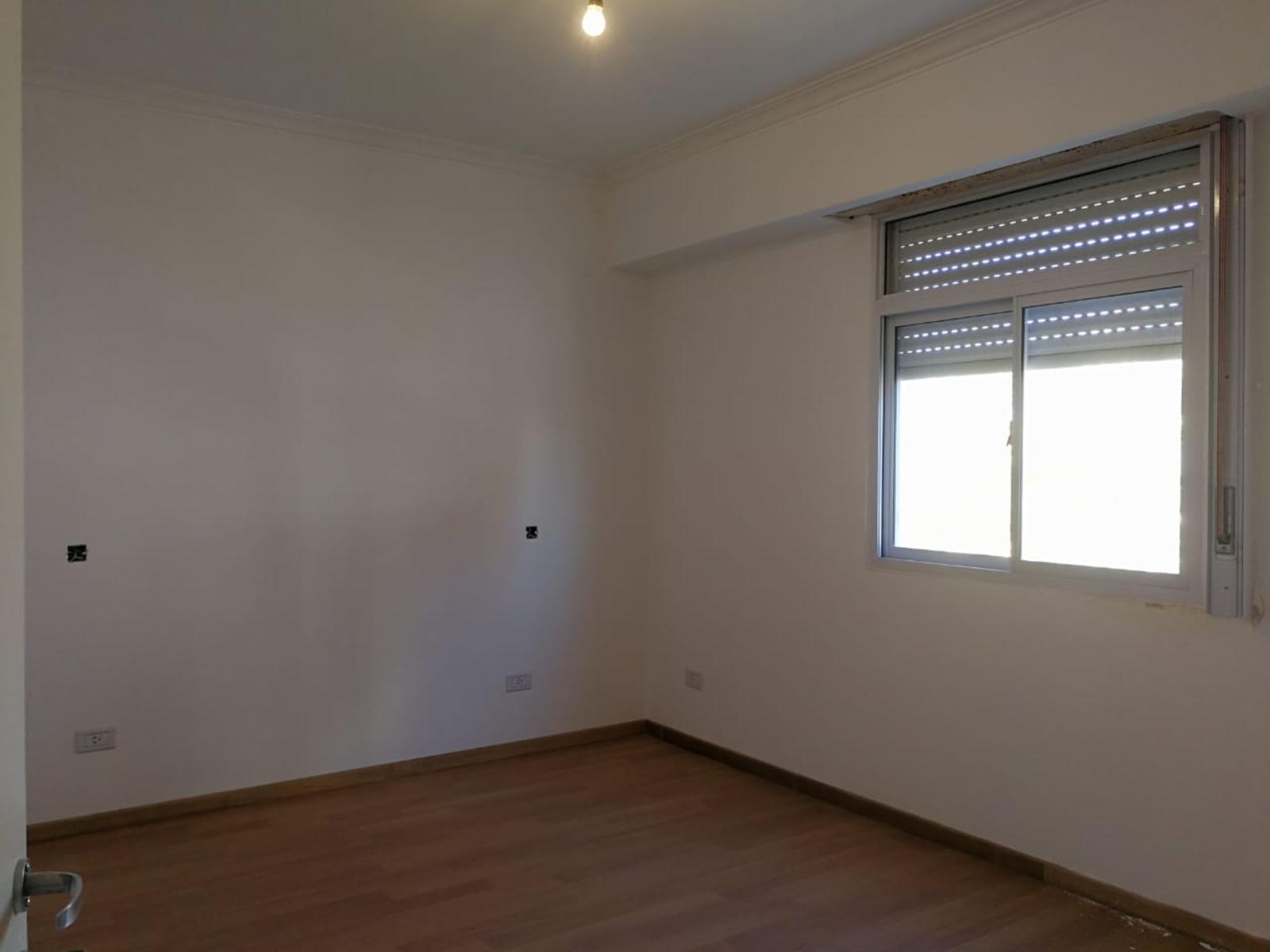 DEPTO 4 AMBIENTES REFACCIONADO A NUEVO - RAMOS MEJIA CENTRO -PERMUTA