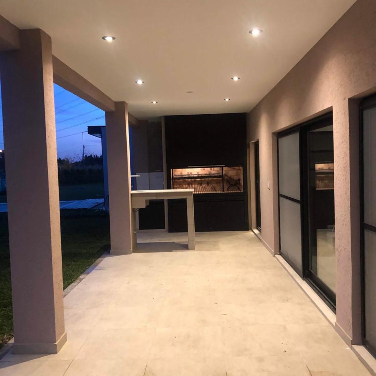 EXCELENTE CASA RACIONALISTA A ESTRENAR - BARRIO LAS TIPAS - NORDELTA — foto 2