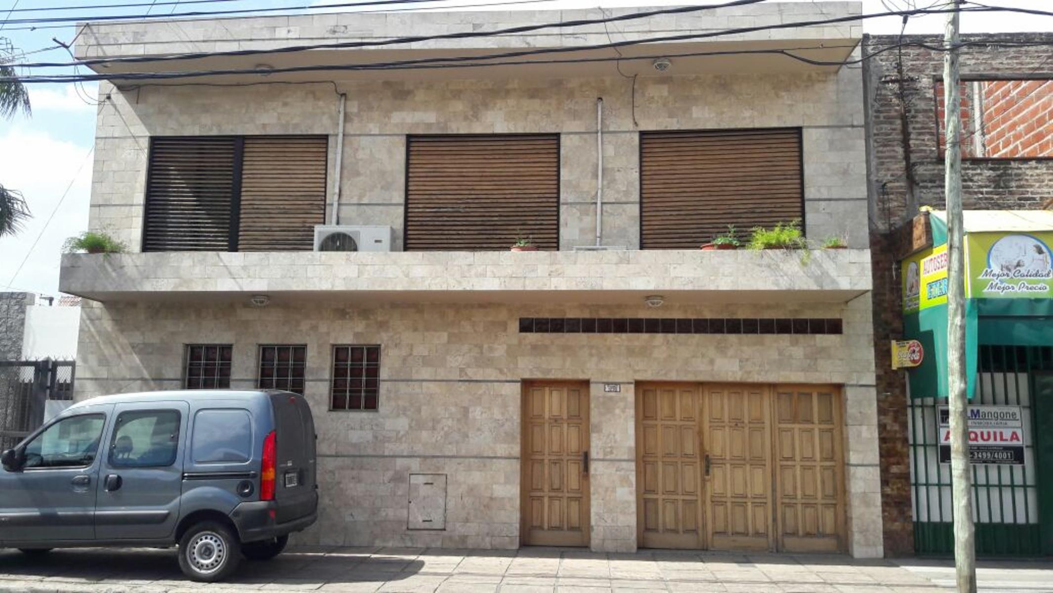 Impecable casa 5 ambientes