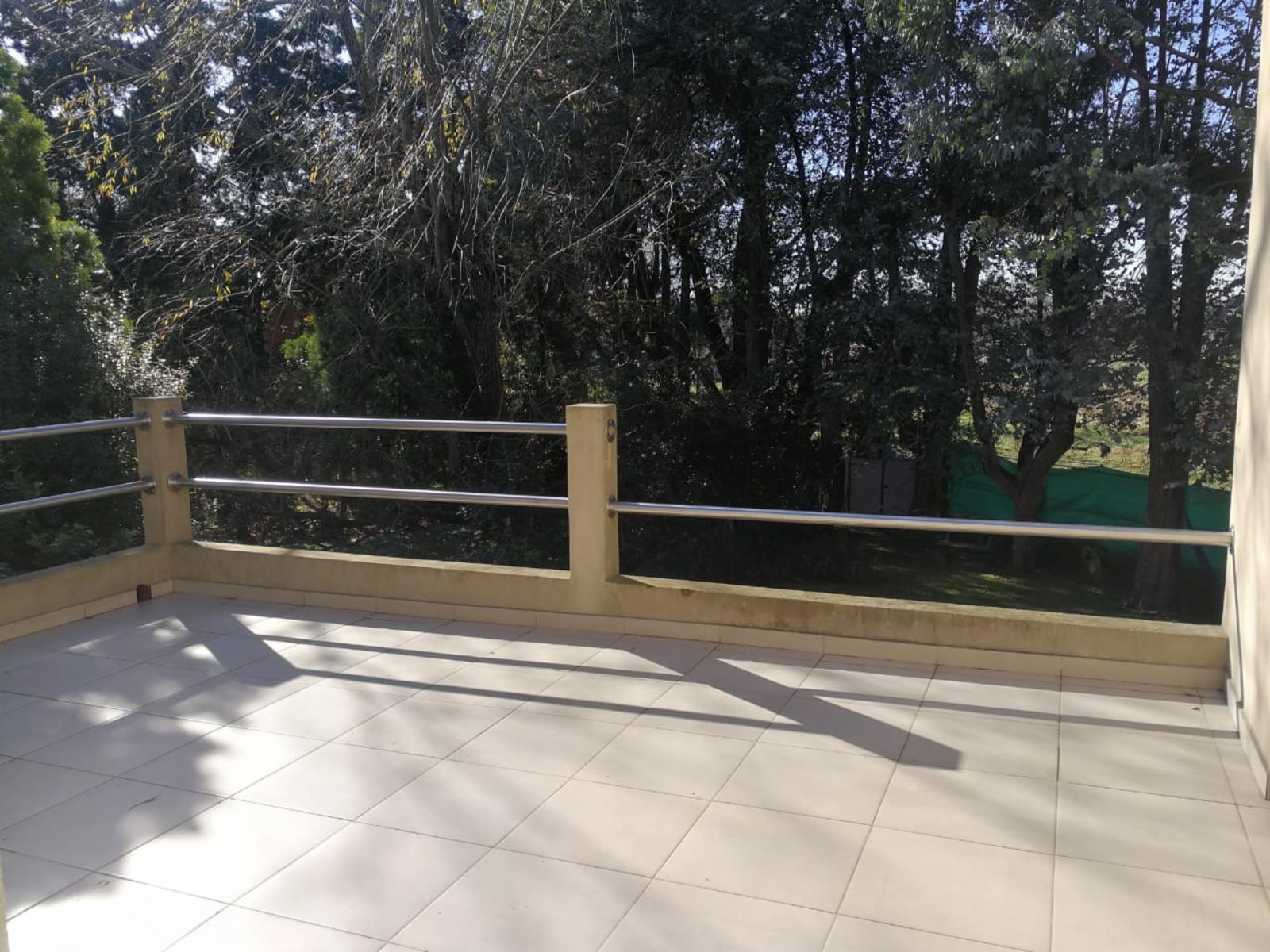 Hermosa casa estilo minimalista en Country Club Banco Provincia — foto 10