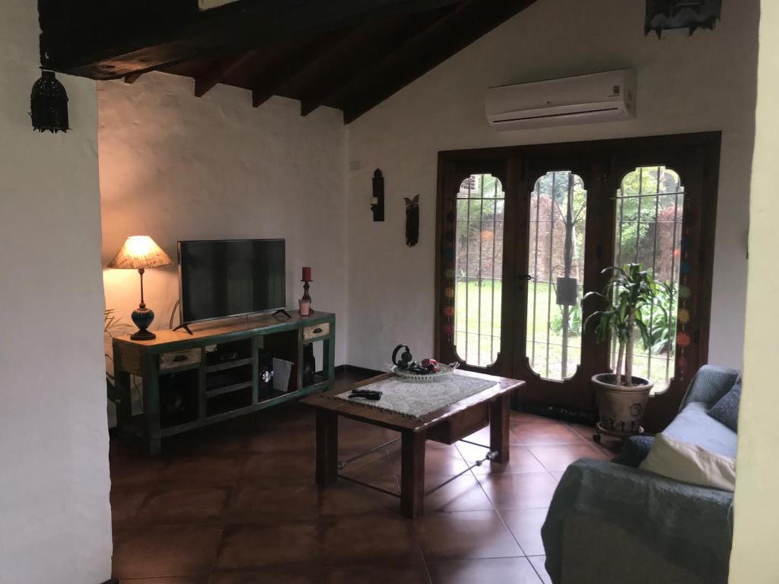 EXCELENTE CHALET COLONIAL - ITUZAINGO NORTE — foto 2