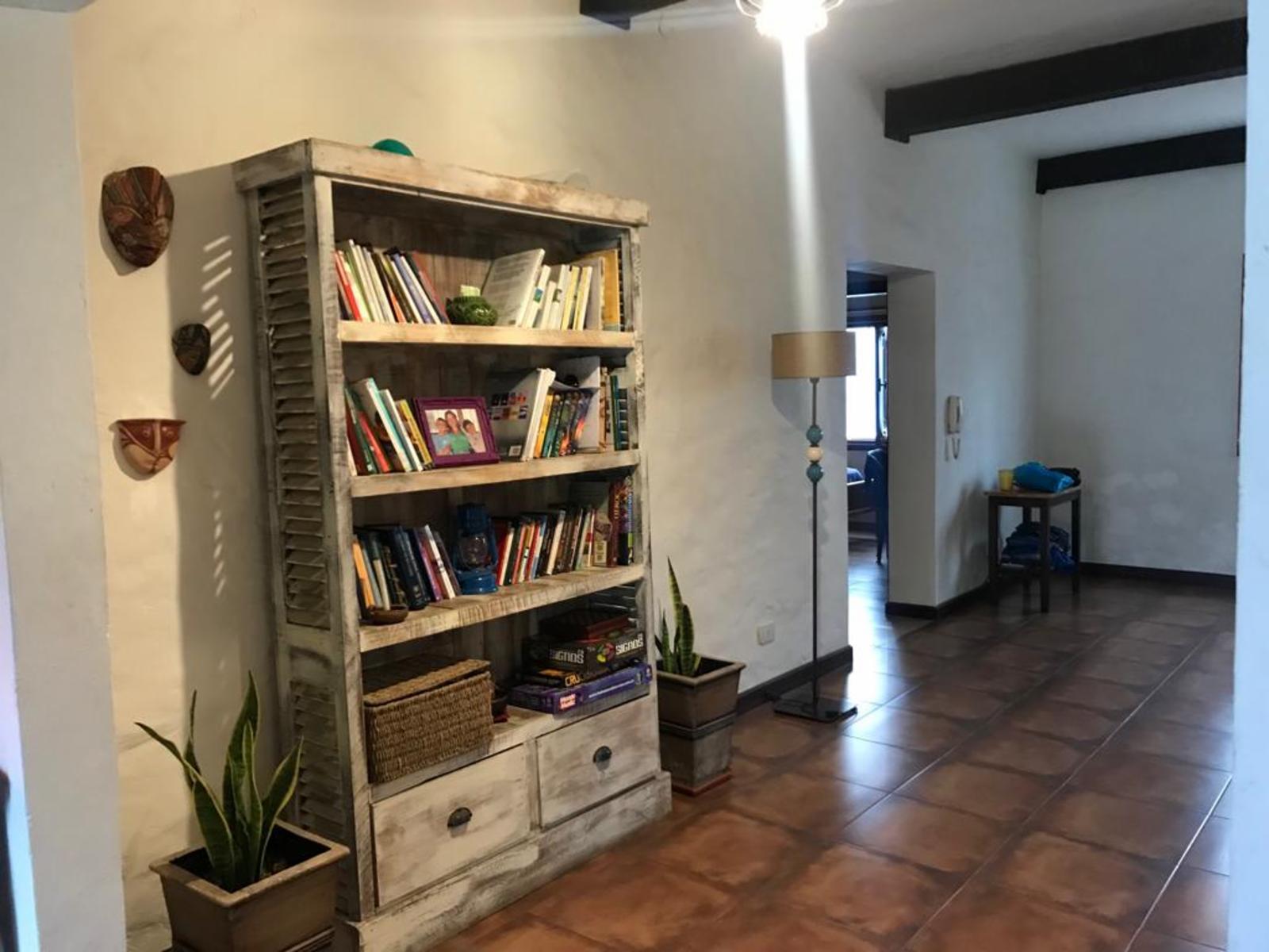 EXCELENTE CHALET COLONIAL - ITUZAINGO NORTE — foto 5