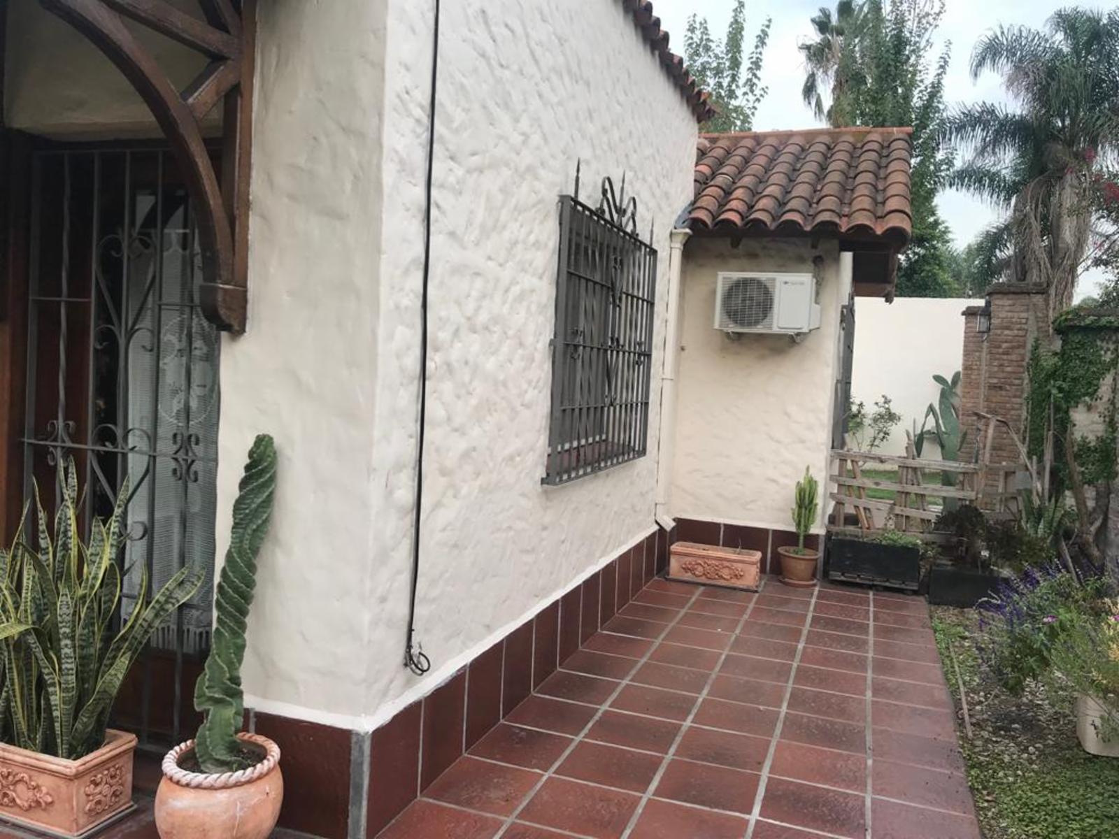 EXCELENTE CHALET COLONIAL - ITUZAINGO NORTE — foto 6