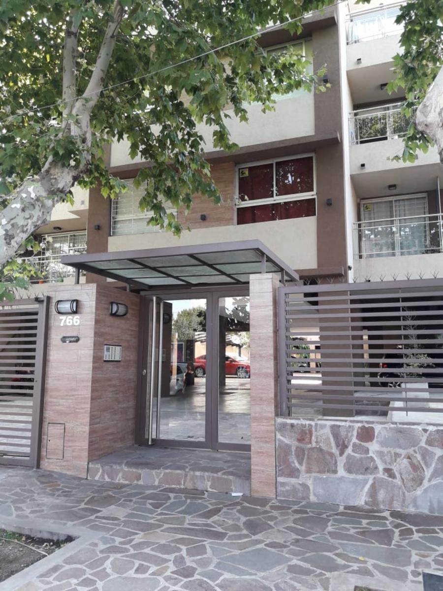 EXCELENTE DEPTO 3 AMB + COCHERA + TERRAZA PRIVADA - RAMOS MEJIA NORTE