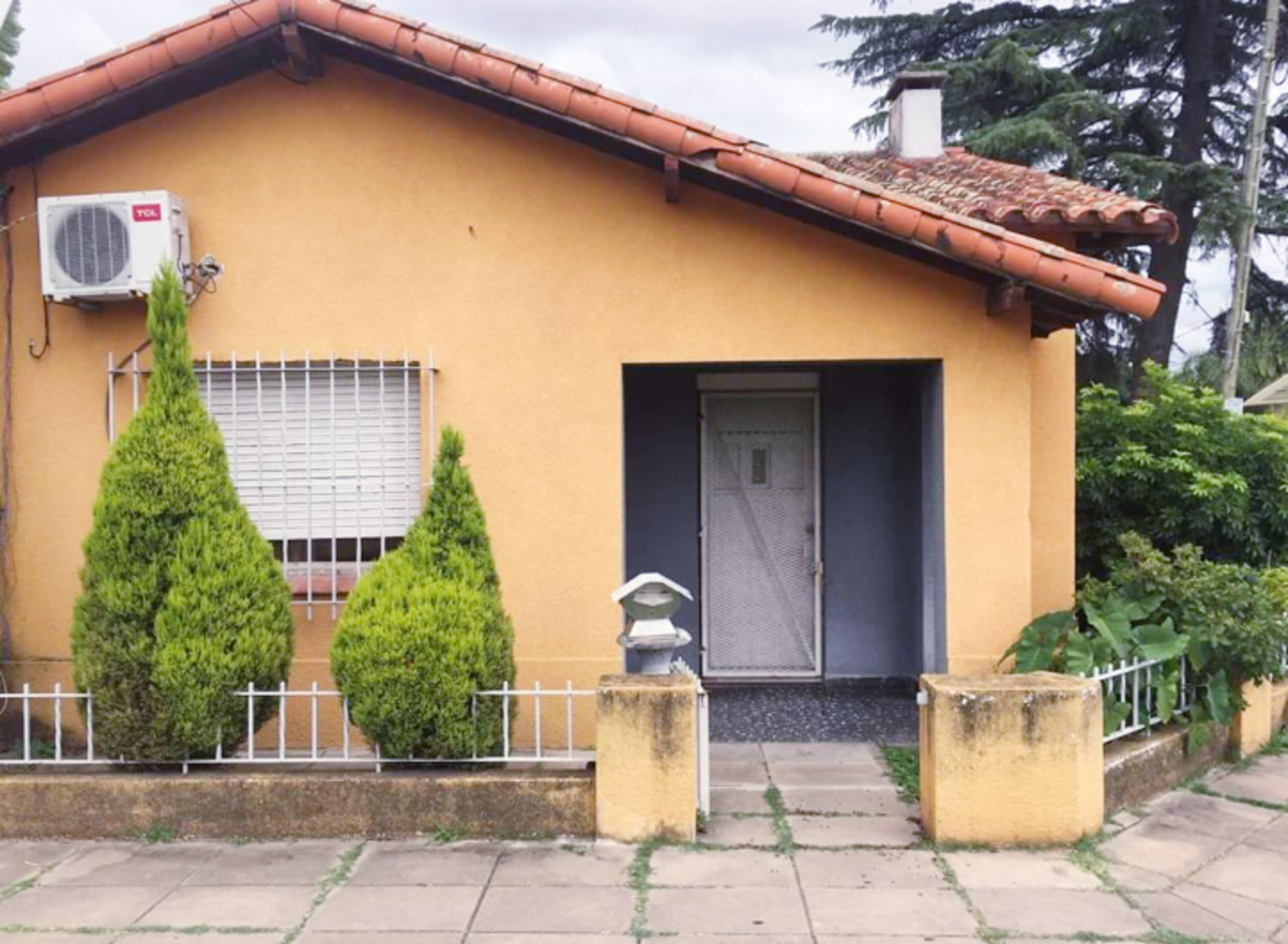 PROPIEDAD 3 AMB + DEPTO - ITUZAINGO SUR