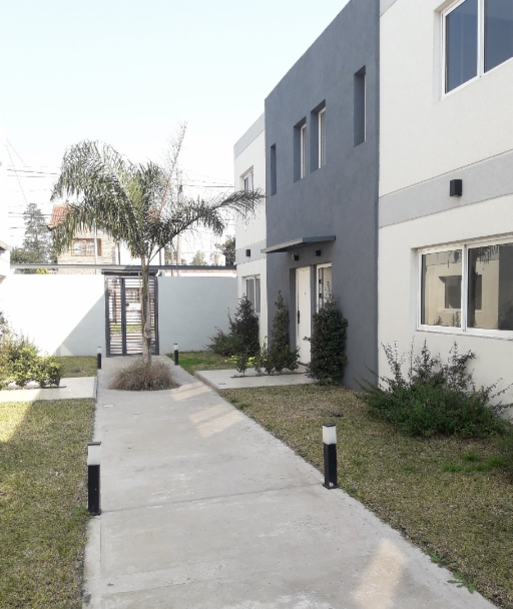 OPORTUNIDAD- DUPLEX 3 AMB A ESTRENAR - ITUZAINGO NORTE