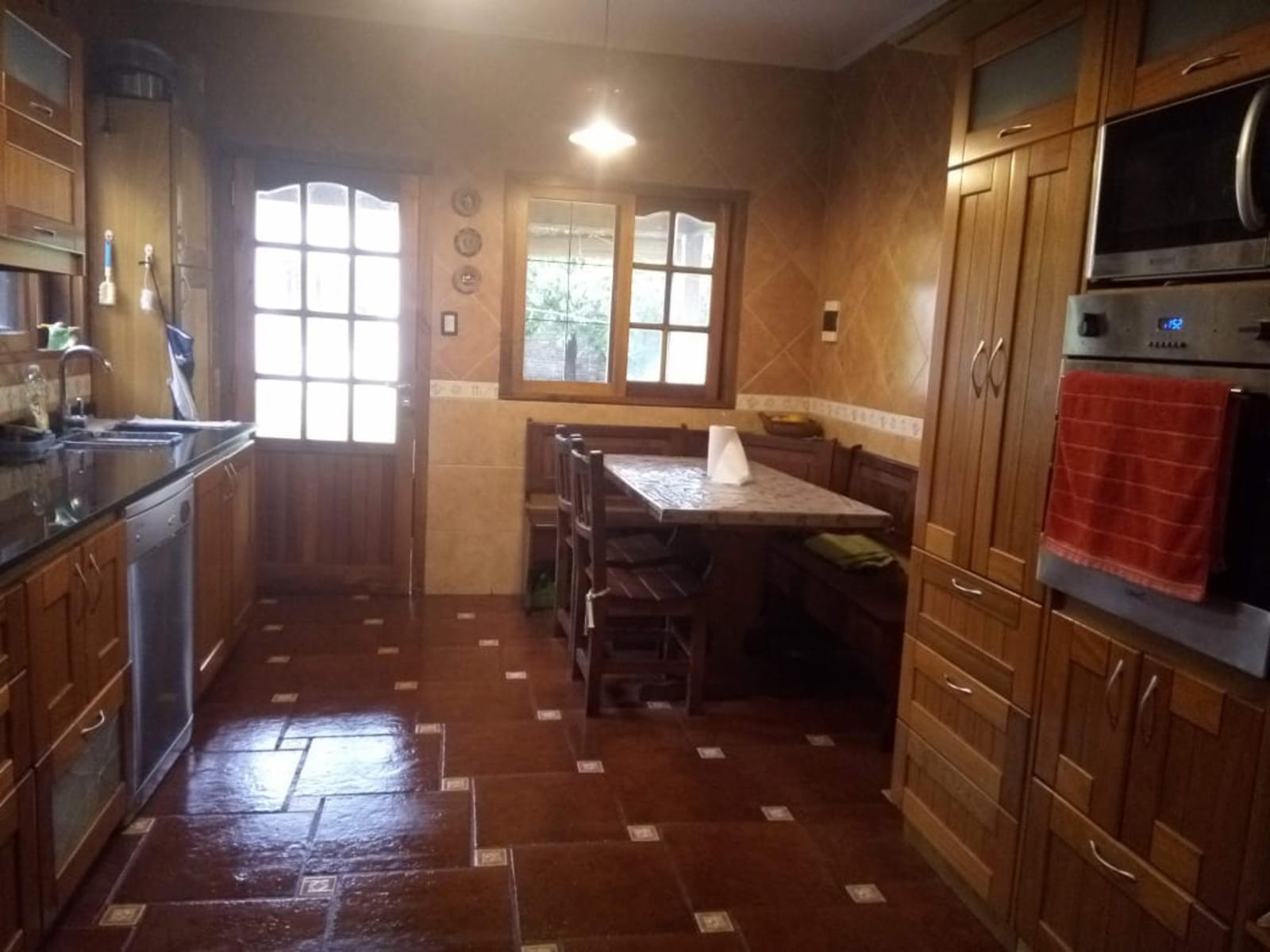 EXCELENTE CASA 6 AMBIENTES - ITUZAINGO NORTE — foto 4
