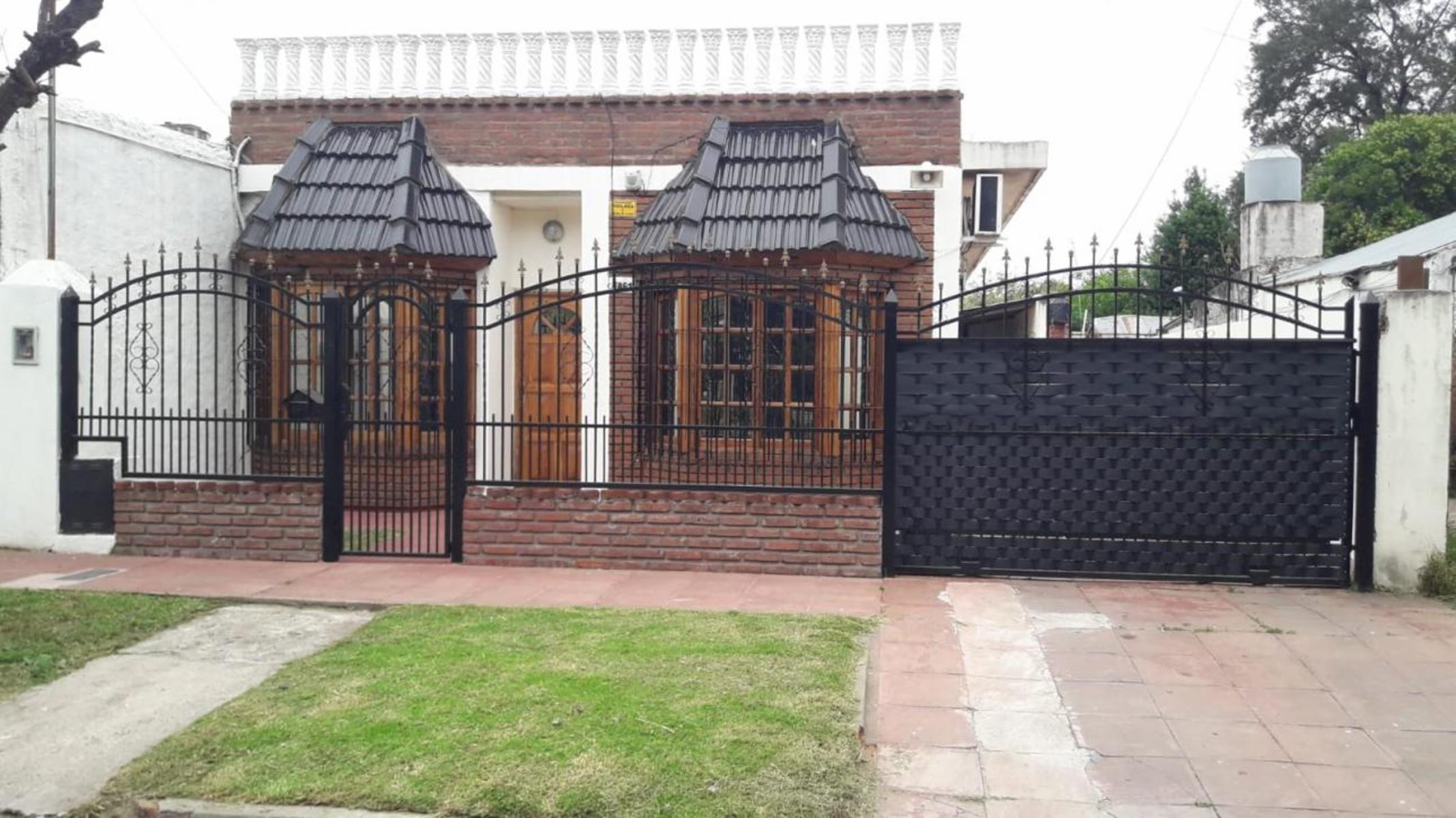 Chalet 4 amb. en Ituzaingo