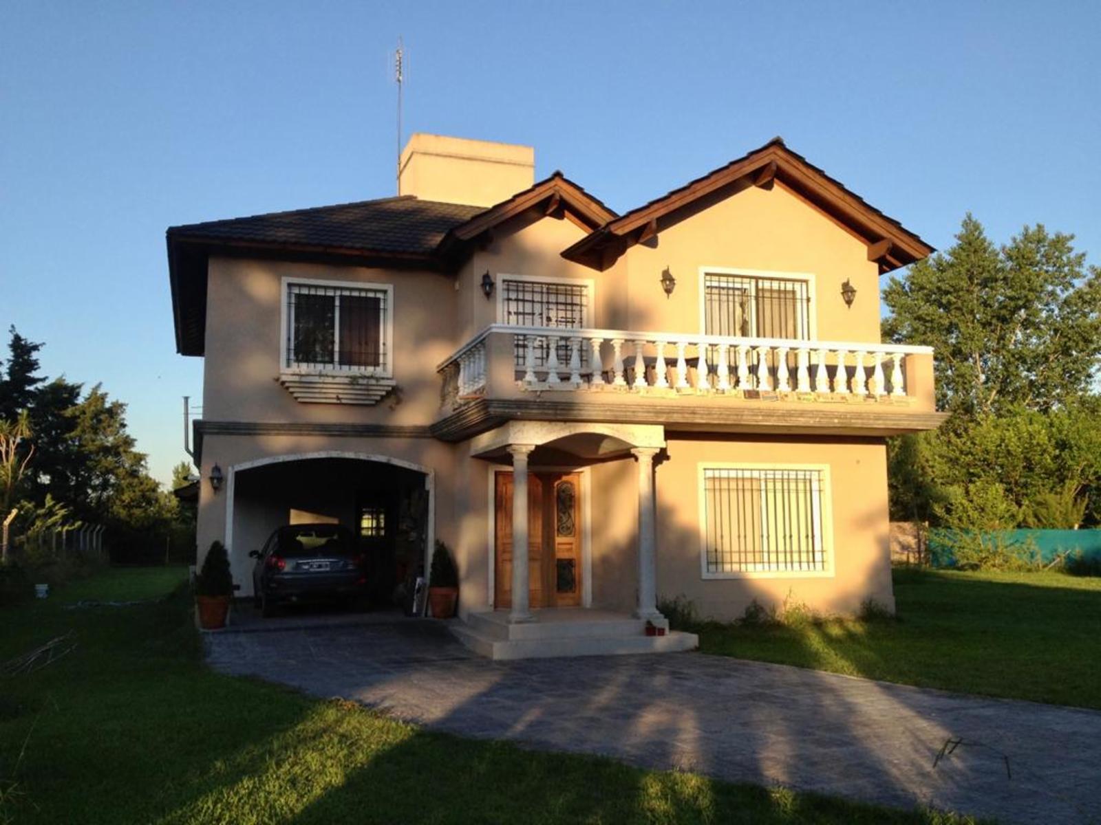 Casa en venta 6 ambientes en Francisco Alvarez Moreno
