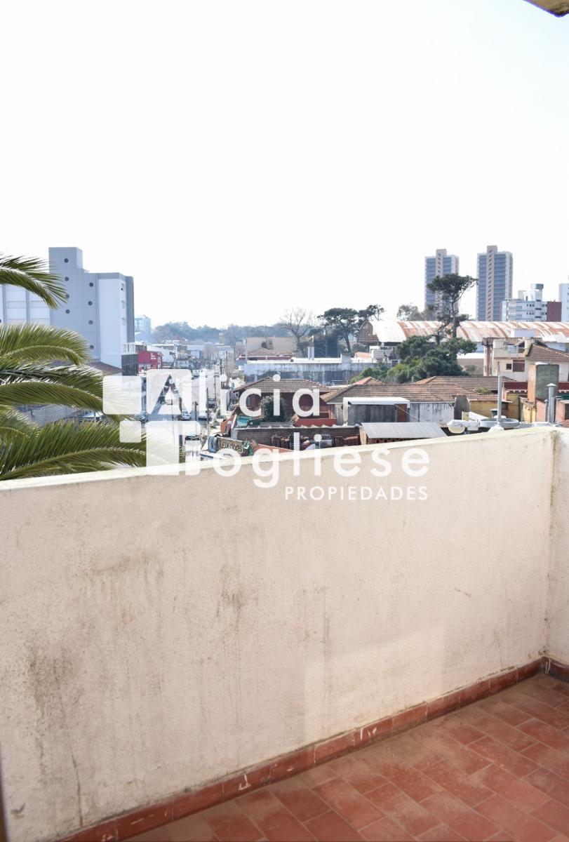 DEPARTAMENTO DE 3 AMBIENTES AL FRENTE EN PLENO CENTRO — foto 3