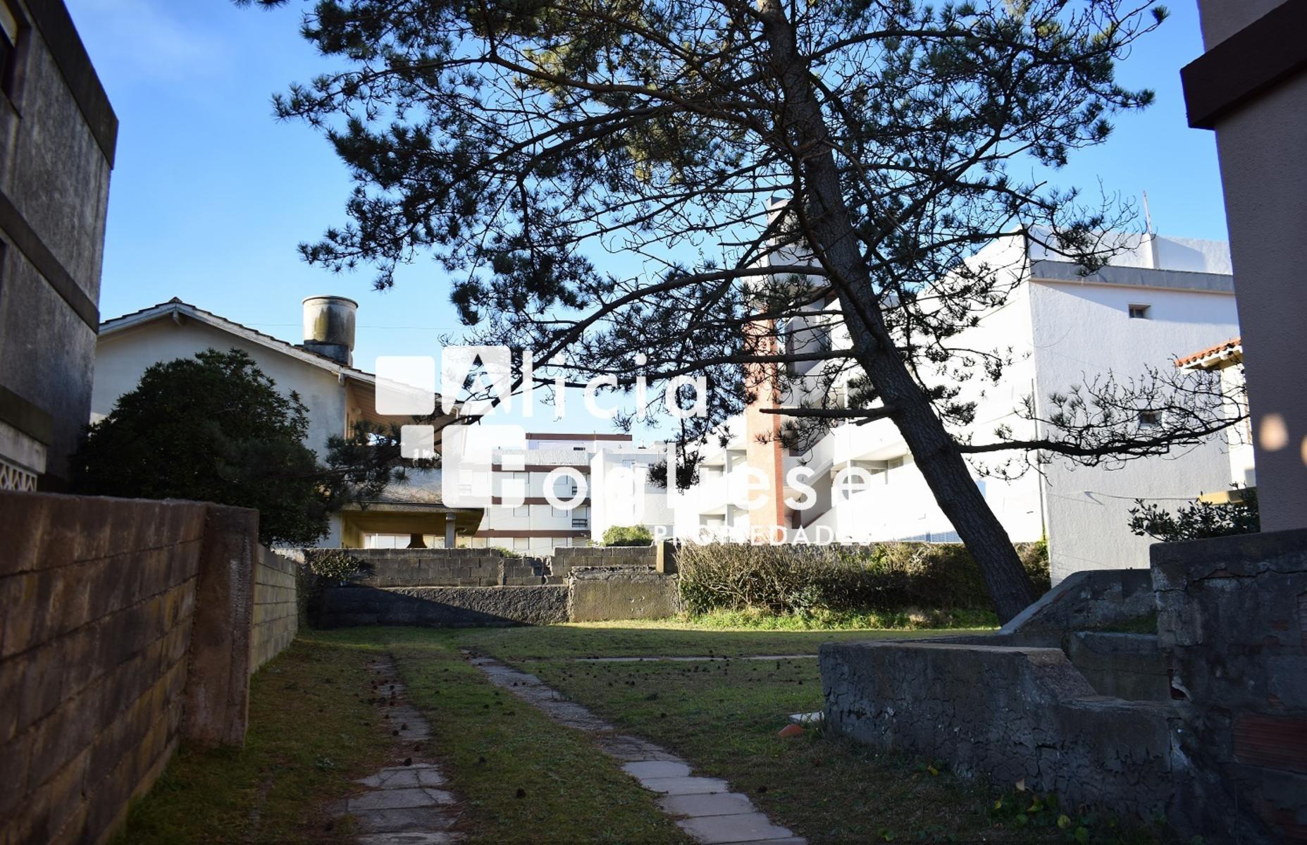 Exclusivo: Venta en block de dos terrenos sobre costanera - Zona céntrica