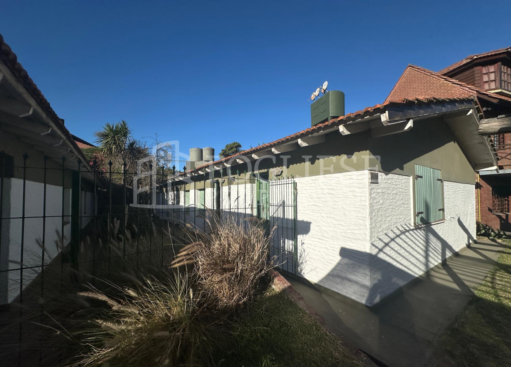 Complejo en venta de 9 unidades a mts del mar - 24