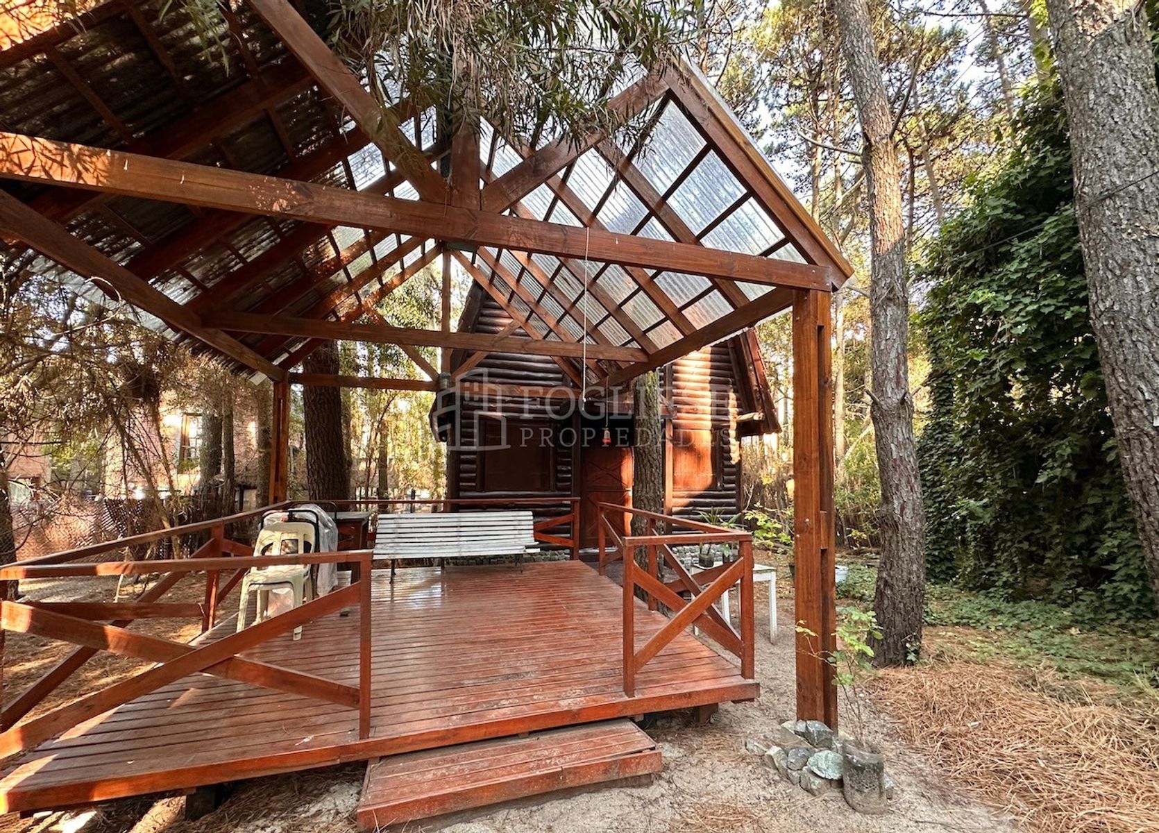 Complejo de Cabañas sobre Lote Comercial - 6