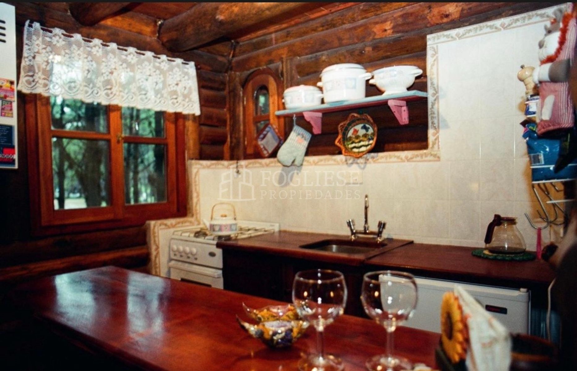 Complejo de Cabañas sobre Lote Comercial - 11