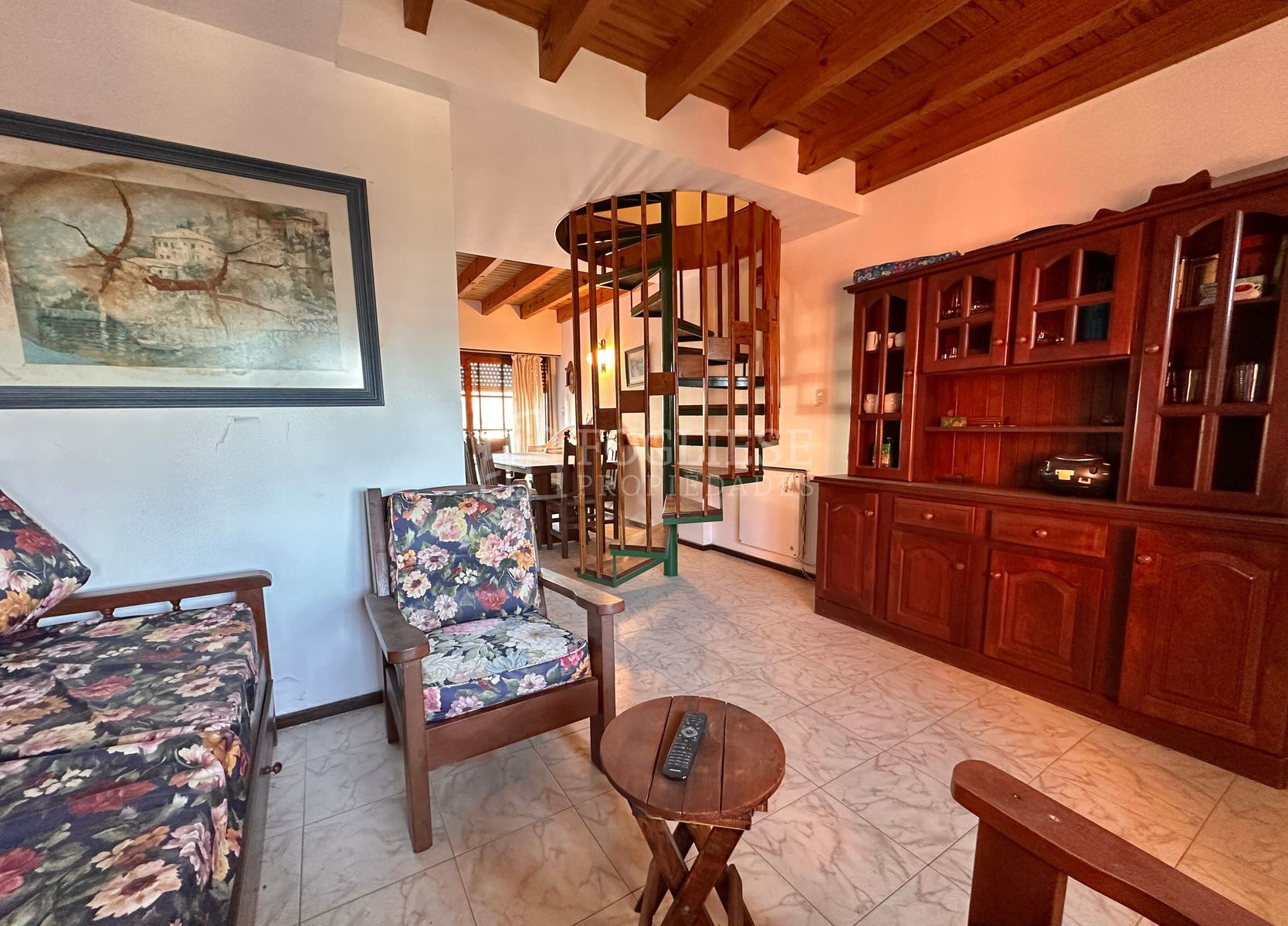 Departamento 3 Ambientes Tipo Dúplex con Cochera - Zona Céntrica Villa Gesell — foto 3