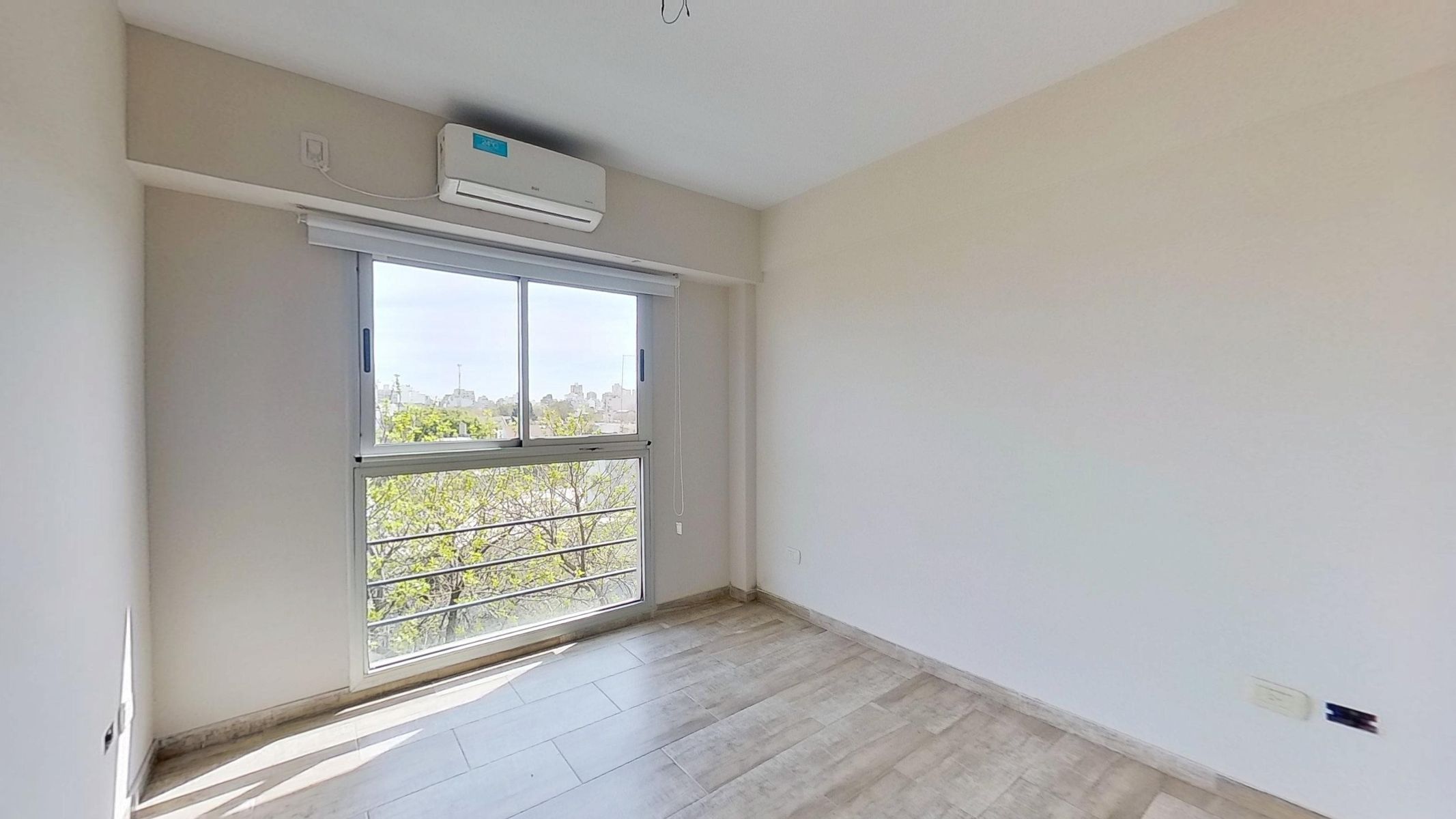 DEPARTAMENTO 3 AMBIENTES SEMI PISO C/BALCÓN Y LAVADERO - 11