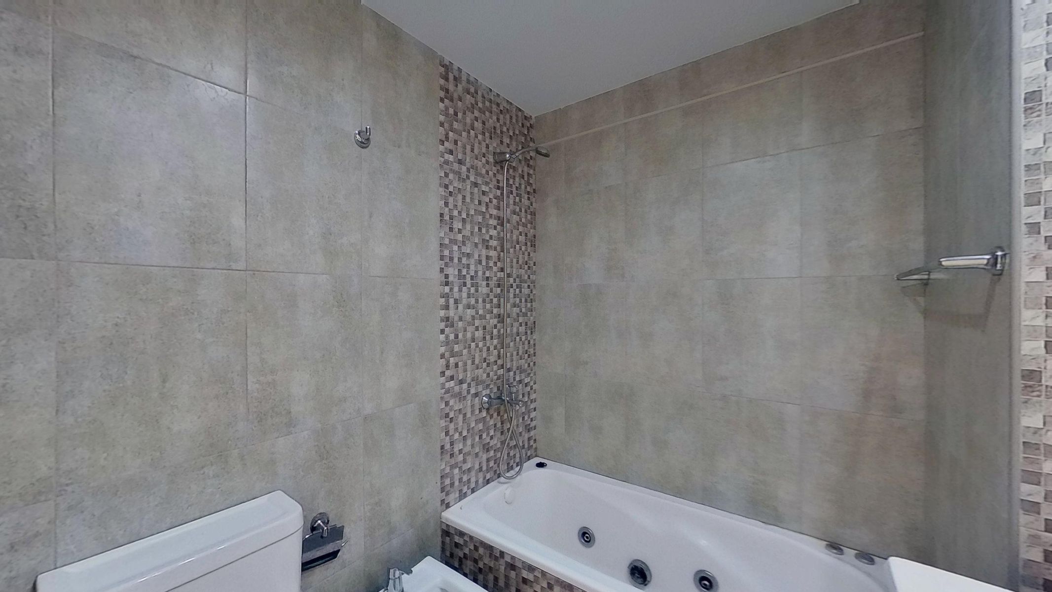 DEPARTAMENTO 3 AMBIENTES SEMI PISO C/BALCÓN Y LAVADERO - 15
