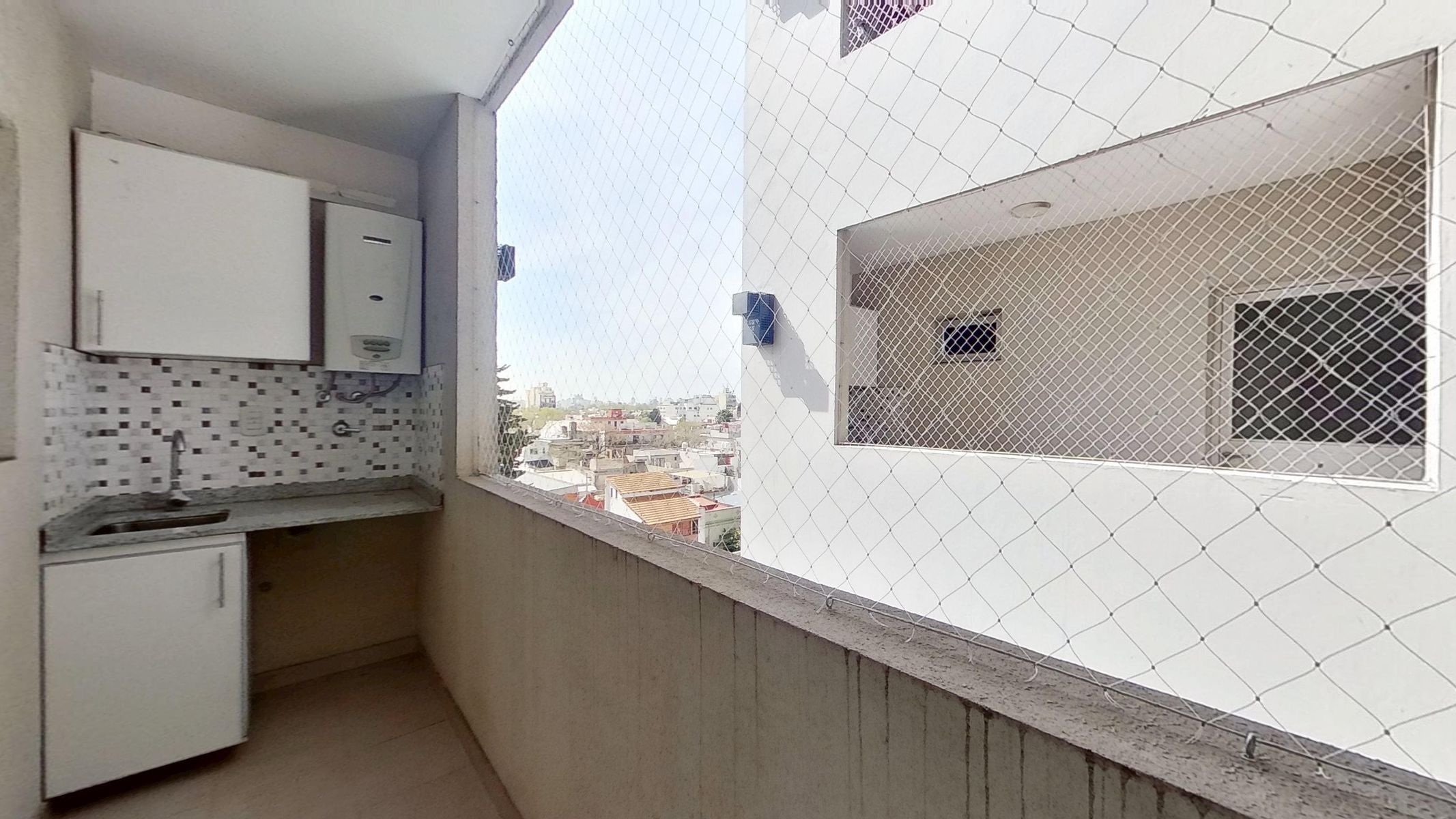 DEPARTAMENTO 3 AMBIENTES SEMI PISO C/BALCÓN Y LAVADERO - 20