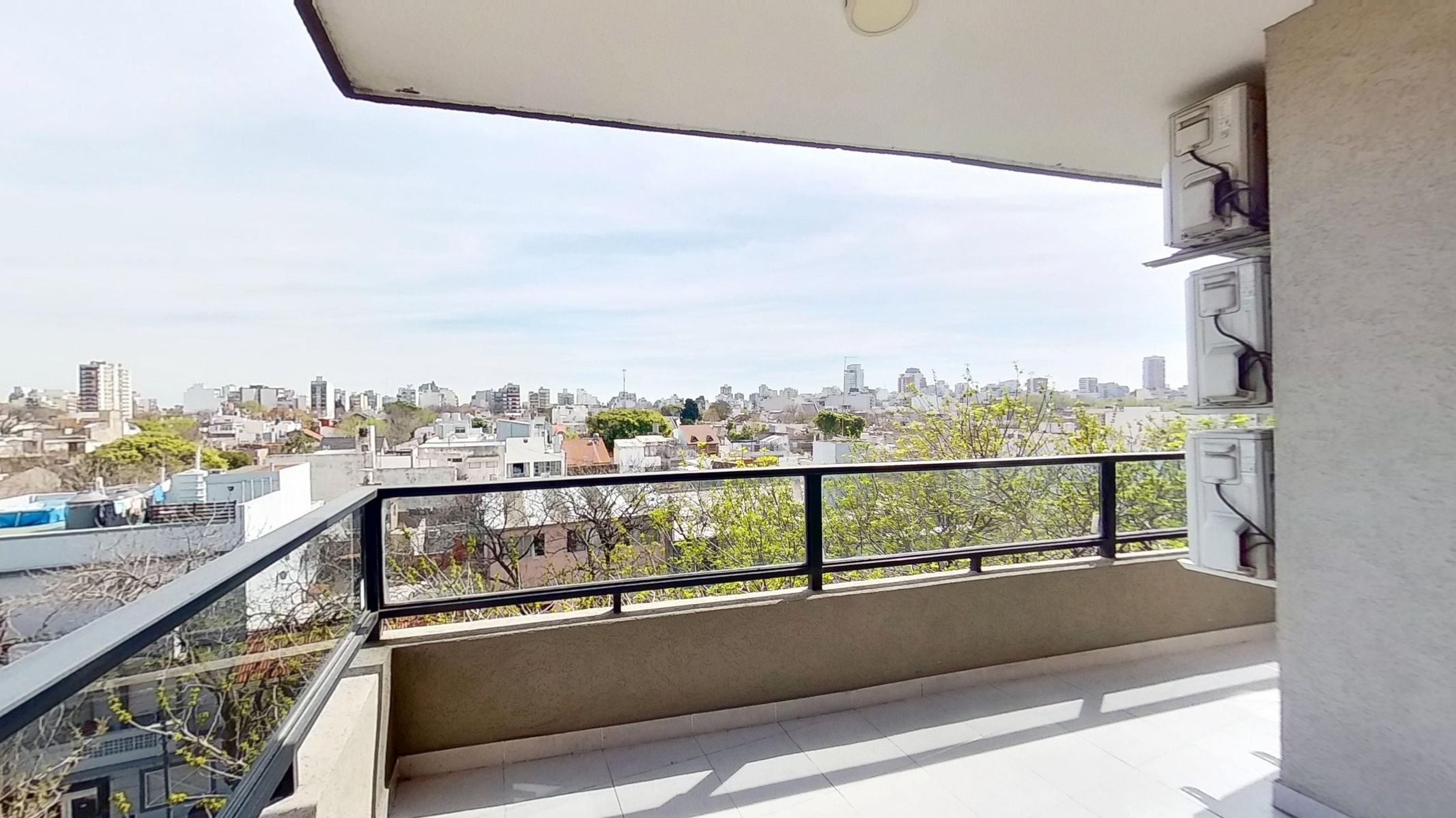 DEPARTAMENTO 3 AMBIENTES SEMI PISO C/BALCÓN Y LAVADERO - 21