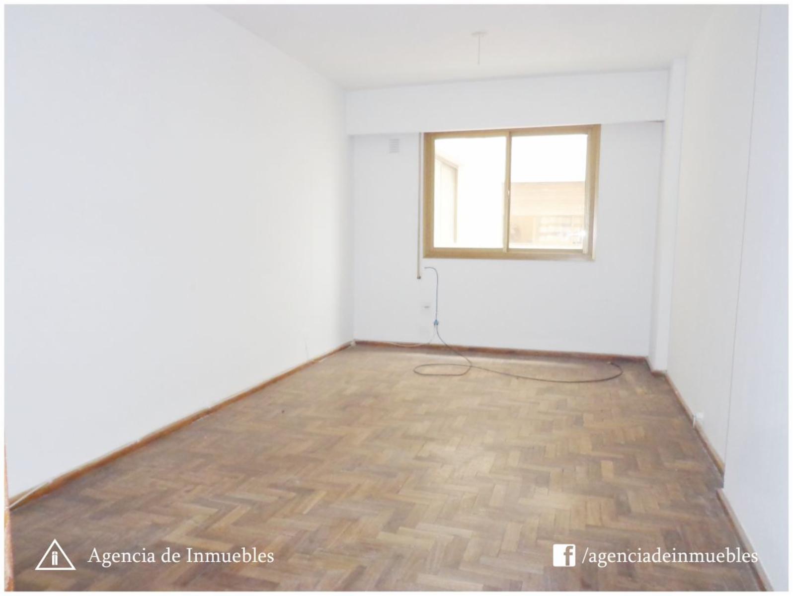 VENDE: Dpto 1 Dormitorio / Colon 150 - Bº Centro
