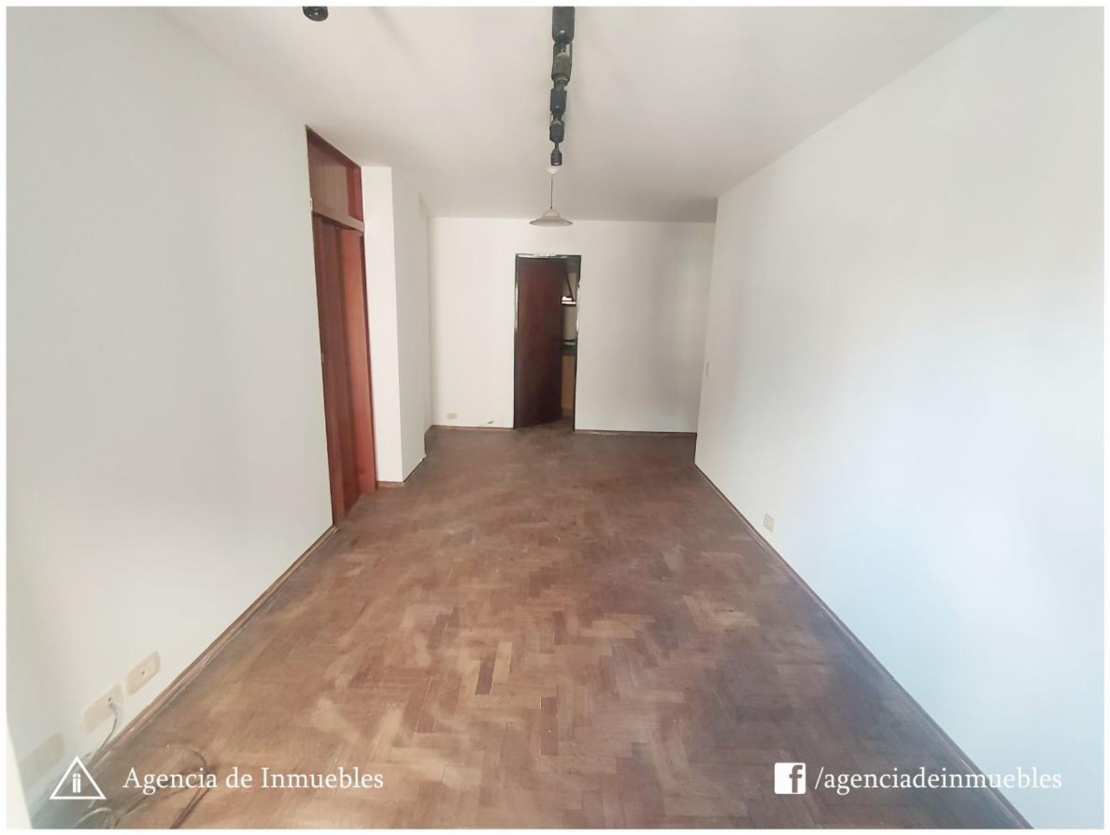 VENDE: Departamento2 Dormitorios/ Pasaje Eugenio Garzón - Nueva Córdoba / Zona Patio Olmos — foto 3