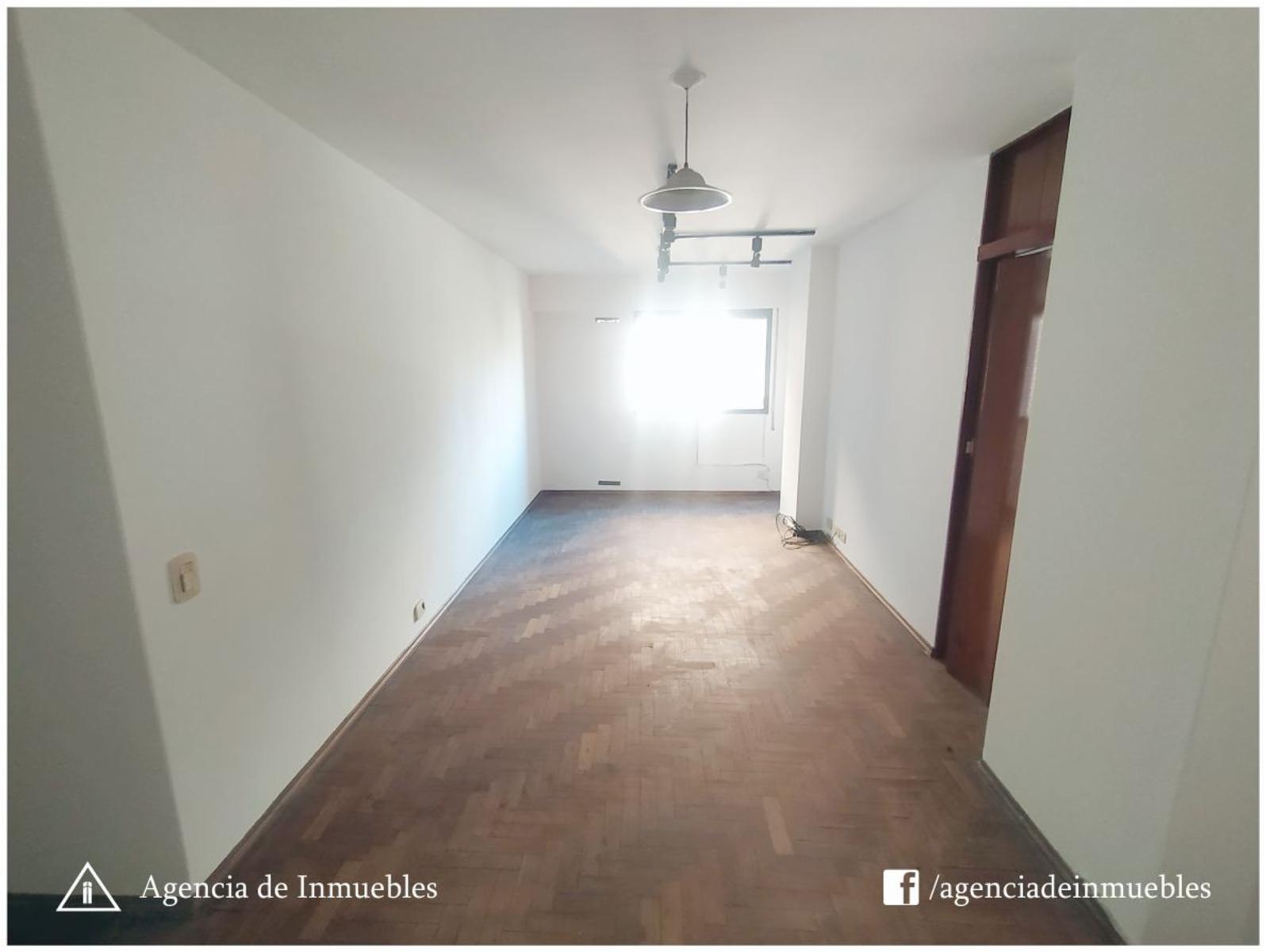VENDE: Departamento2 Dormitorios/ Pasaje Eugenio Garzón - Nueva Córdoba / Zona Patio Olmos — foto 4