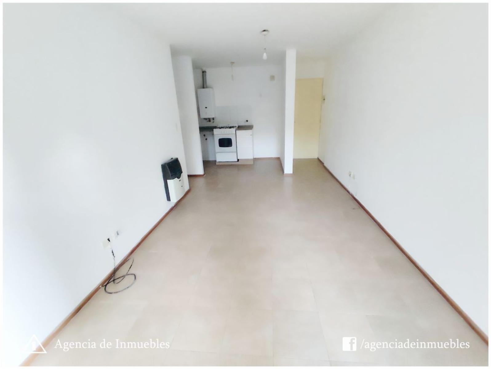 ALQUILA: Dpto 1 Dormitorio, Externo con Balcón / B° General Paz - 2